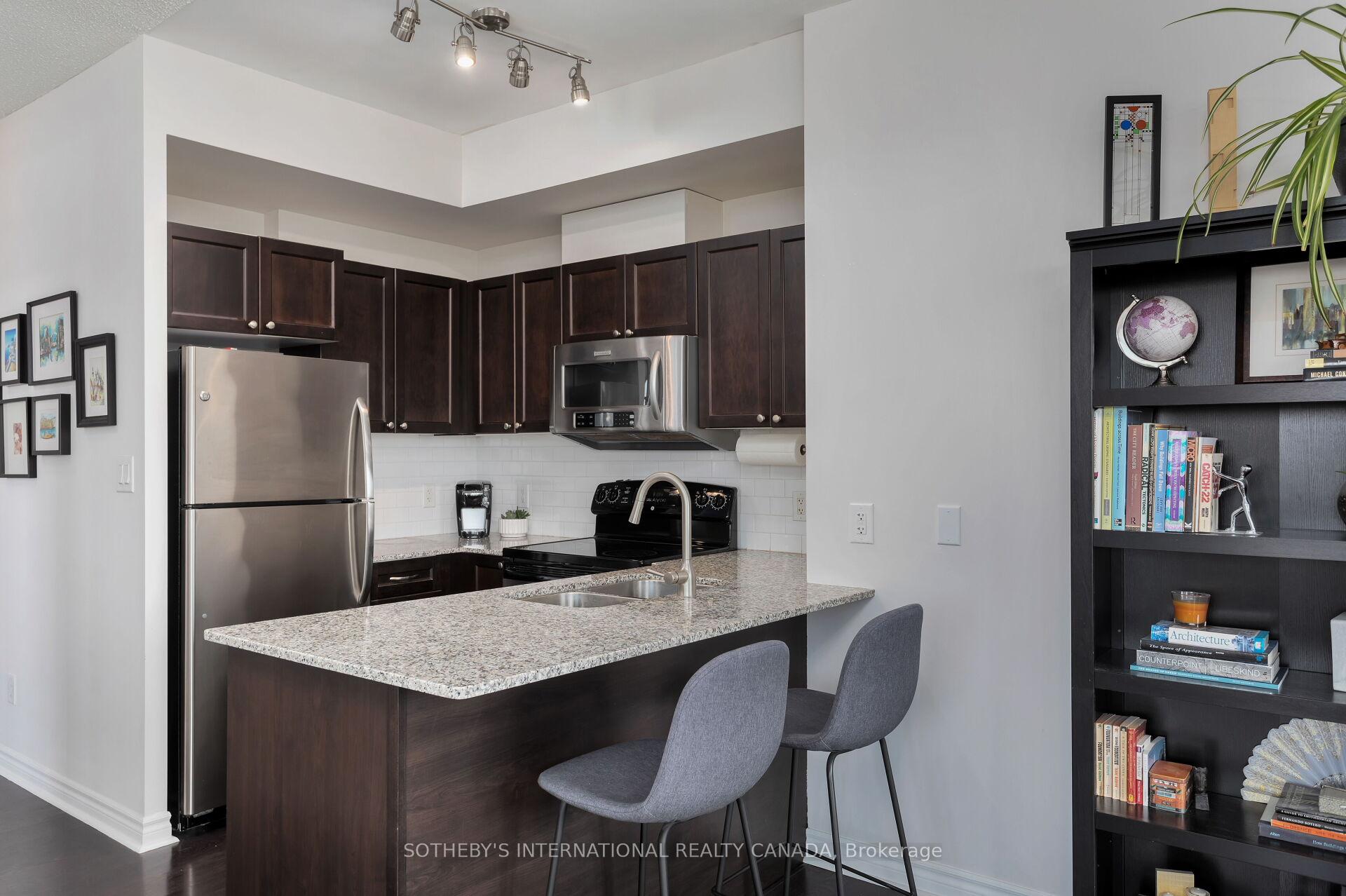 2 Bedrooms Condo at 3865 Lake Shore, Toronto For sale