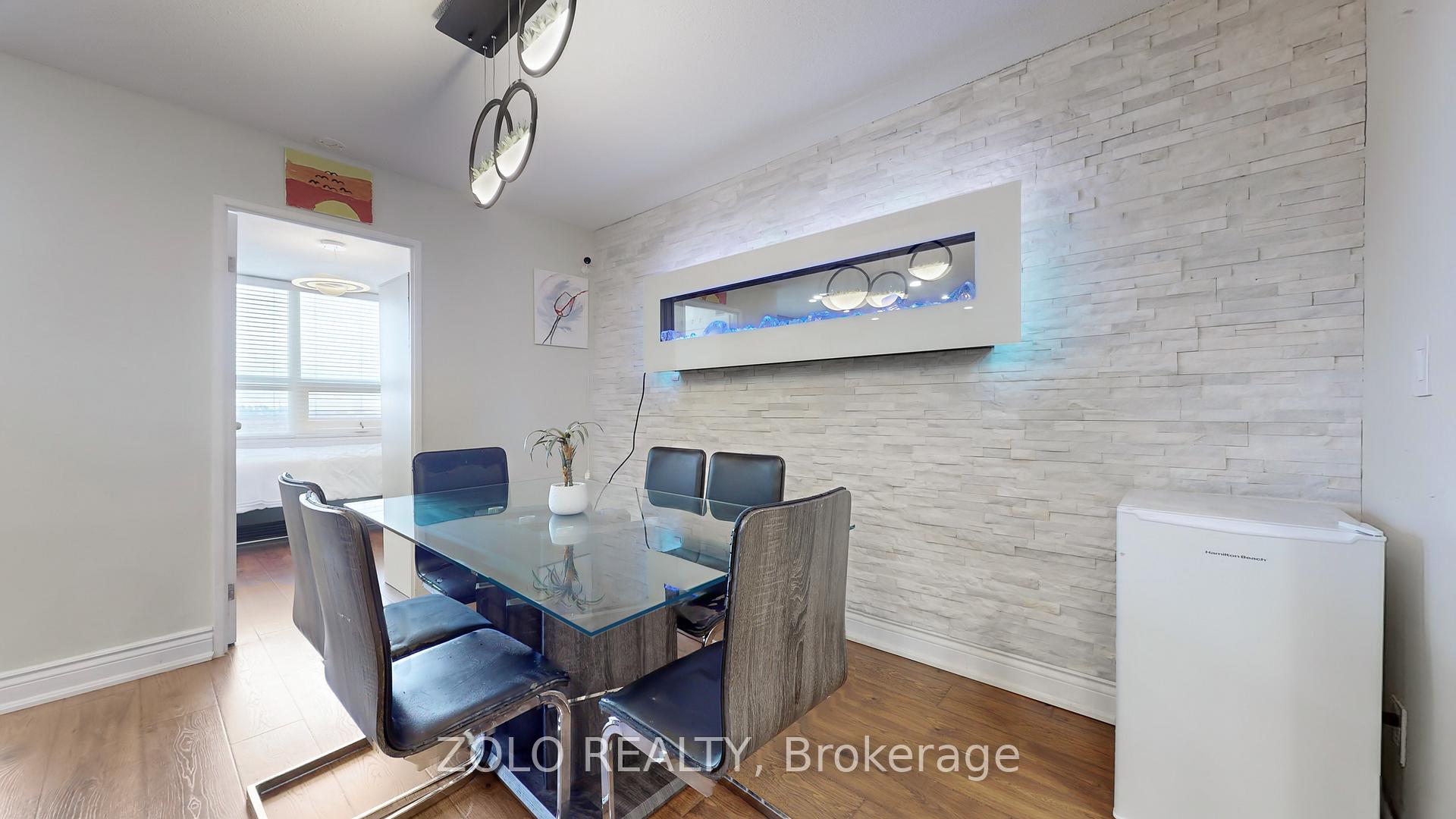4 Bedrooms Condo at 627 The West Mall, Toronto For sale