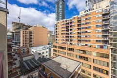 89 Mccaul Street 923