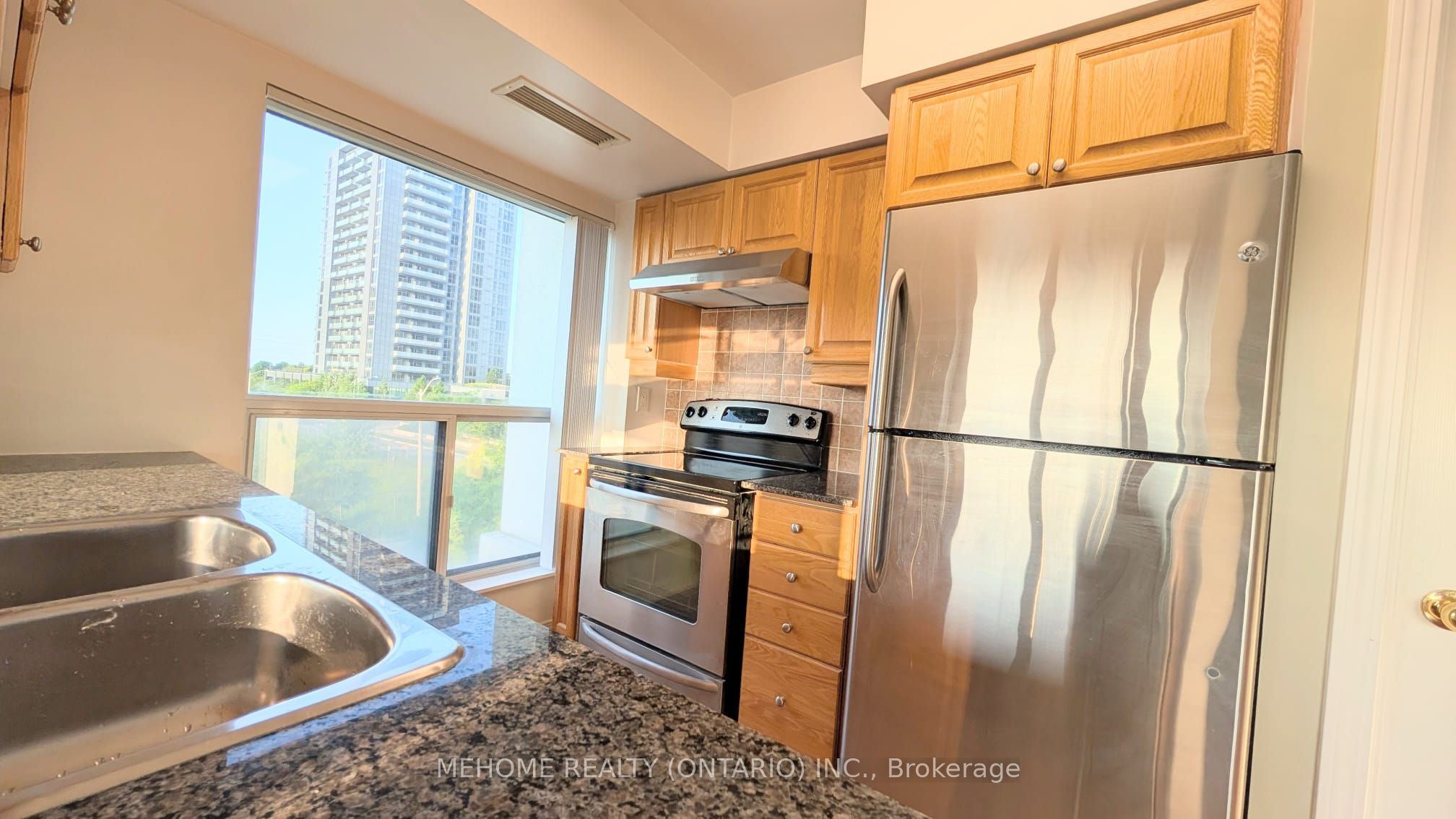 185 Oneida Crescent, #306