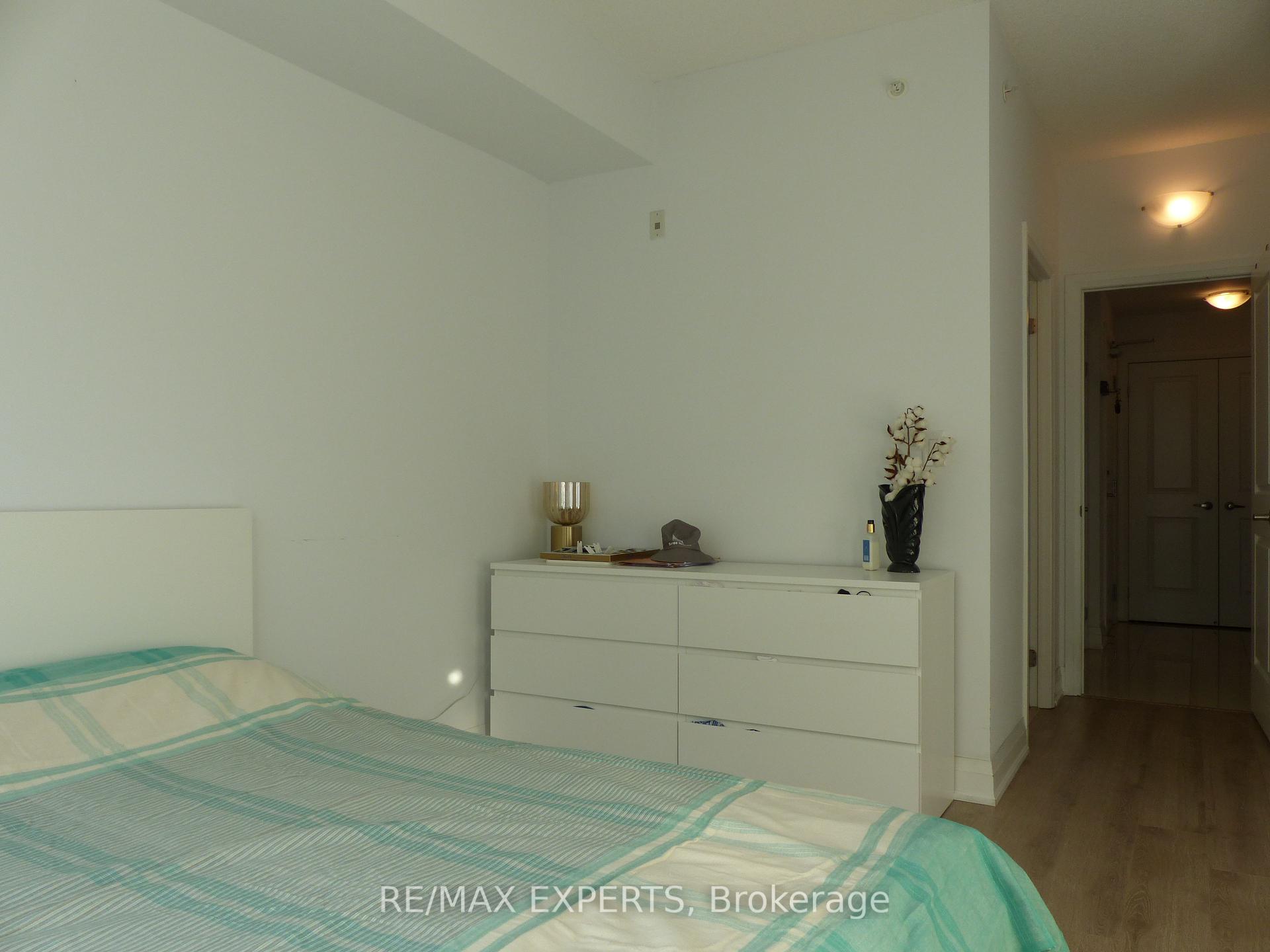 12 Woodstream Boulevard 608
