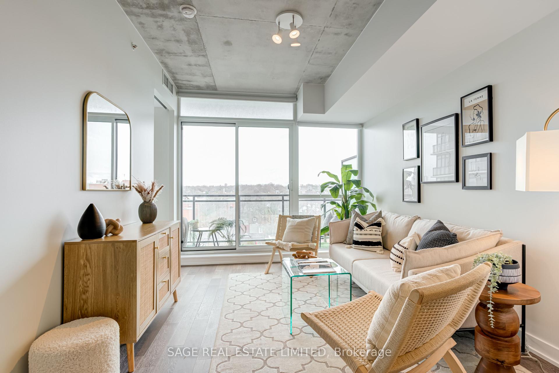 3 Bedrooms Condo at 1190 Dundas, Toronto For sale