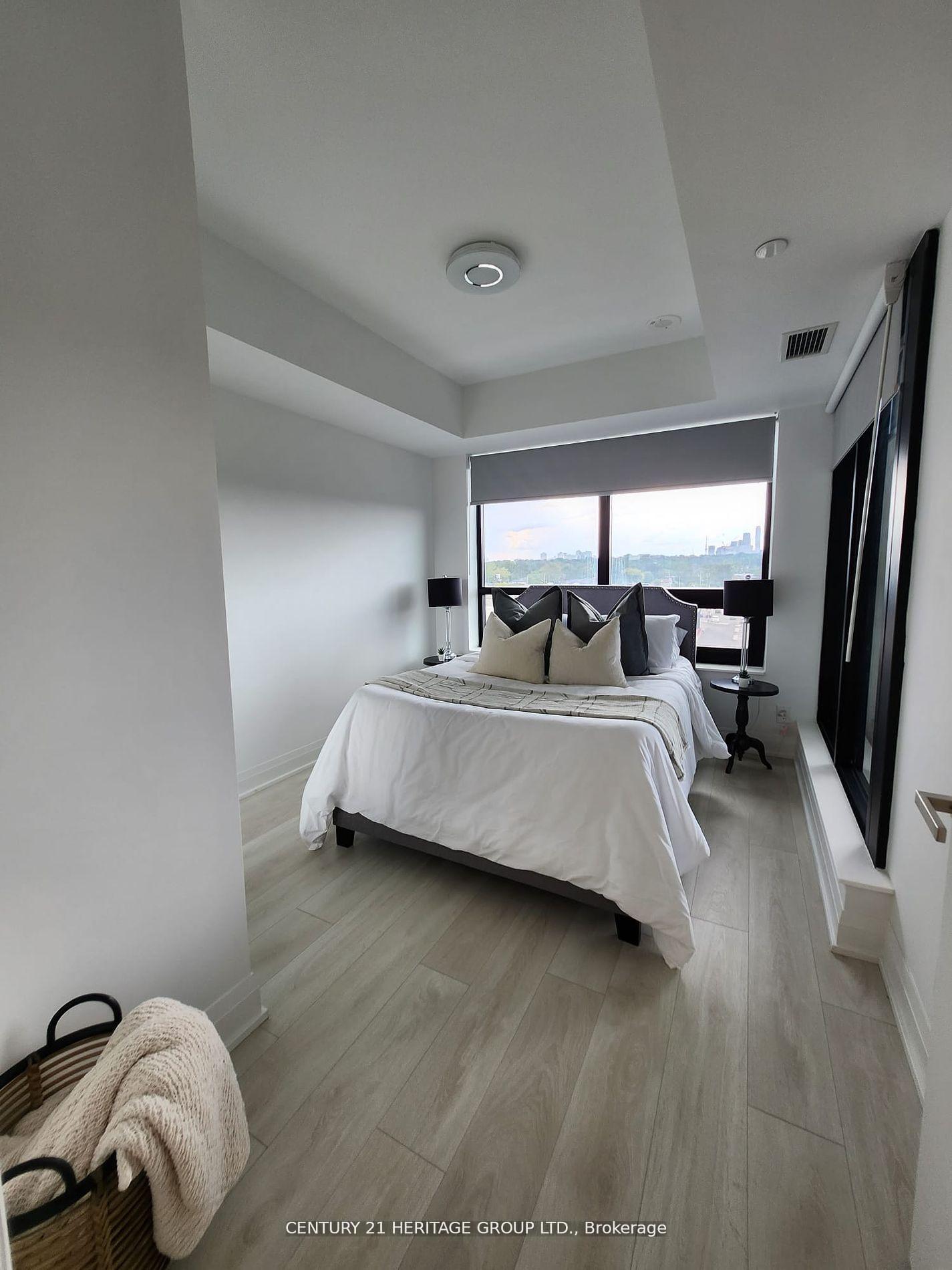 2 Bedrooms Condo at 33 Frederick Todd, Toronto For sale