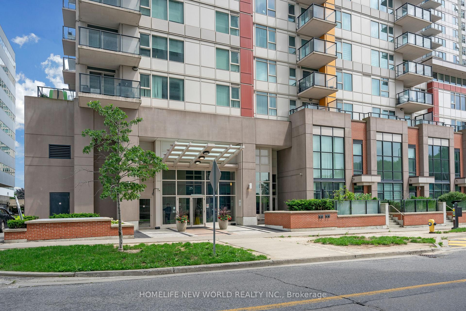 1 Bedroom Condo at 25 Town Centre,  Toronto For sale