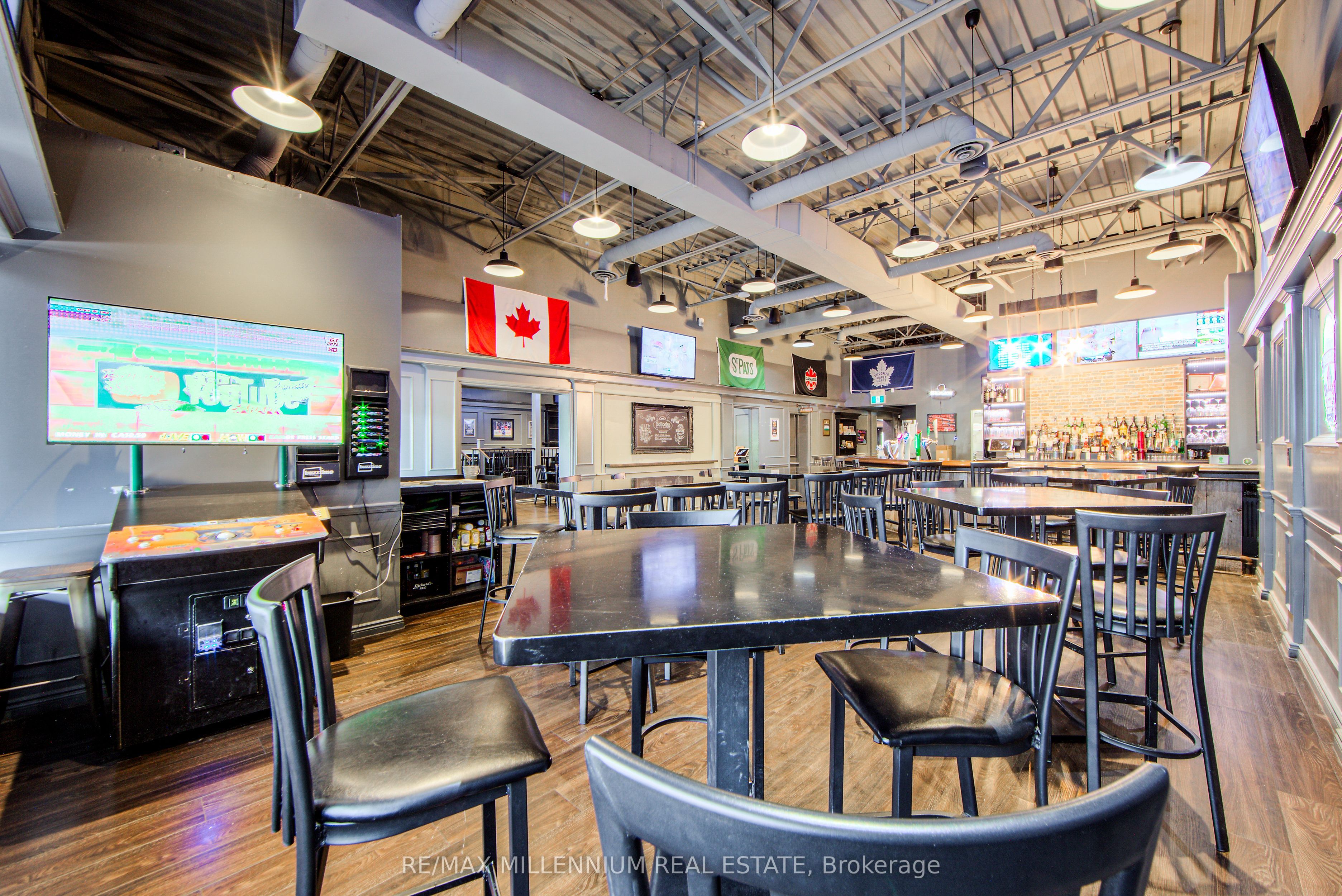555 Rossland Road E