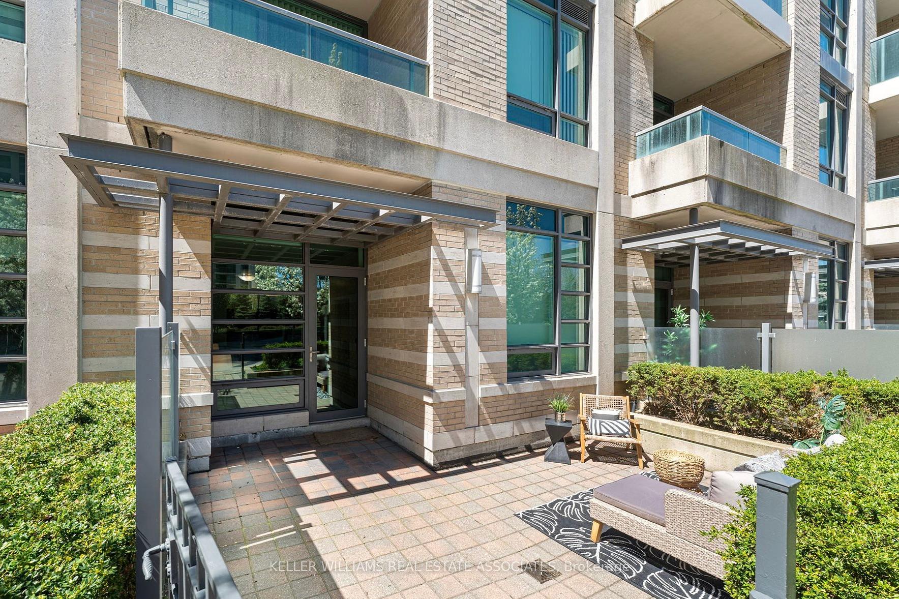 2 Bedrooms Condo at 235 Sherway Gardens,  Toronto For sale