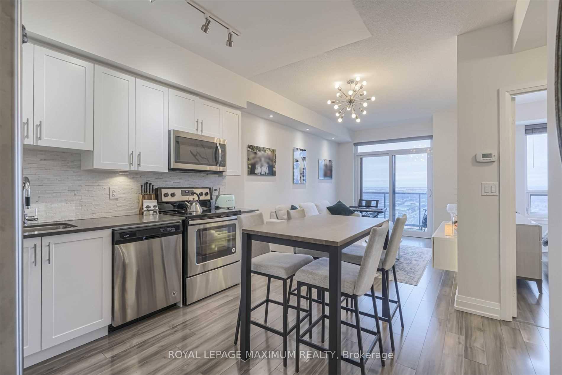 2 Bedrooms Condo at 3700 Highway 7, Vaughan For sale