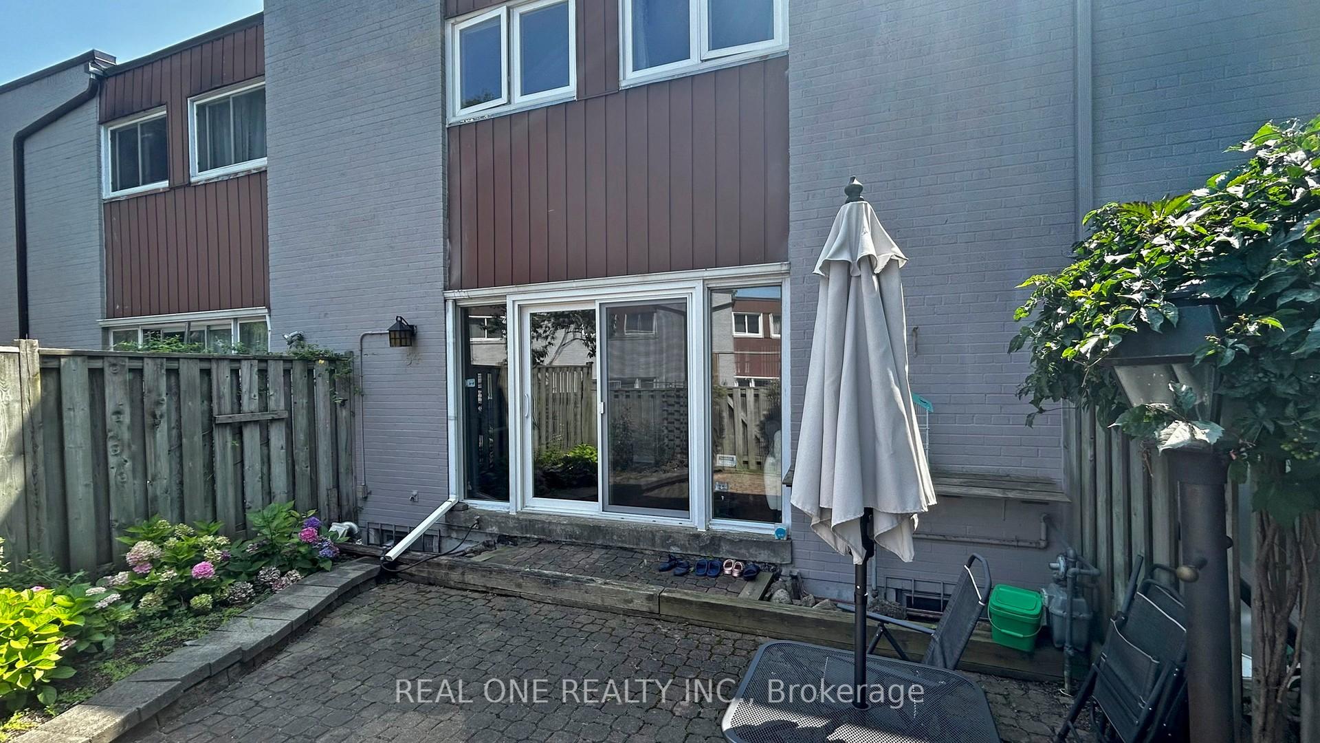 4 Bedrooms Condo at 54 Bonis, Toronto For sale