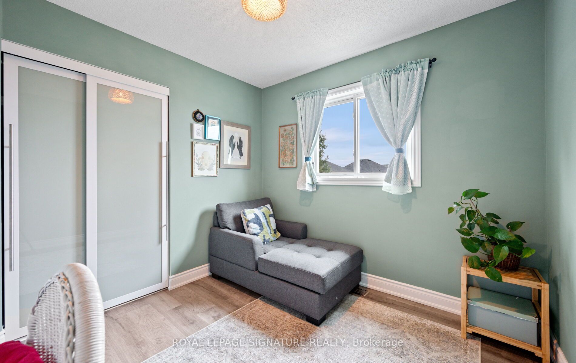 6 Dugdale Avenue