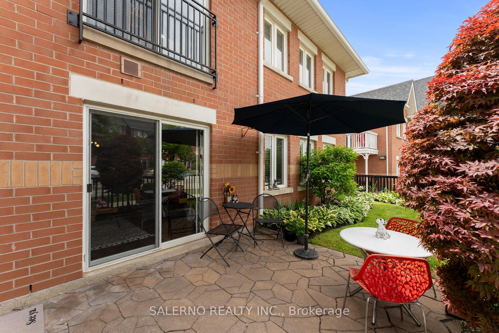3 Bedrooms Condo at 1701 Lampman, Burlington For sale