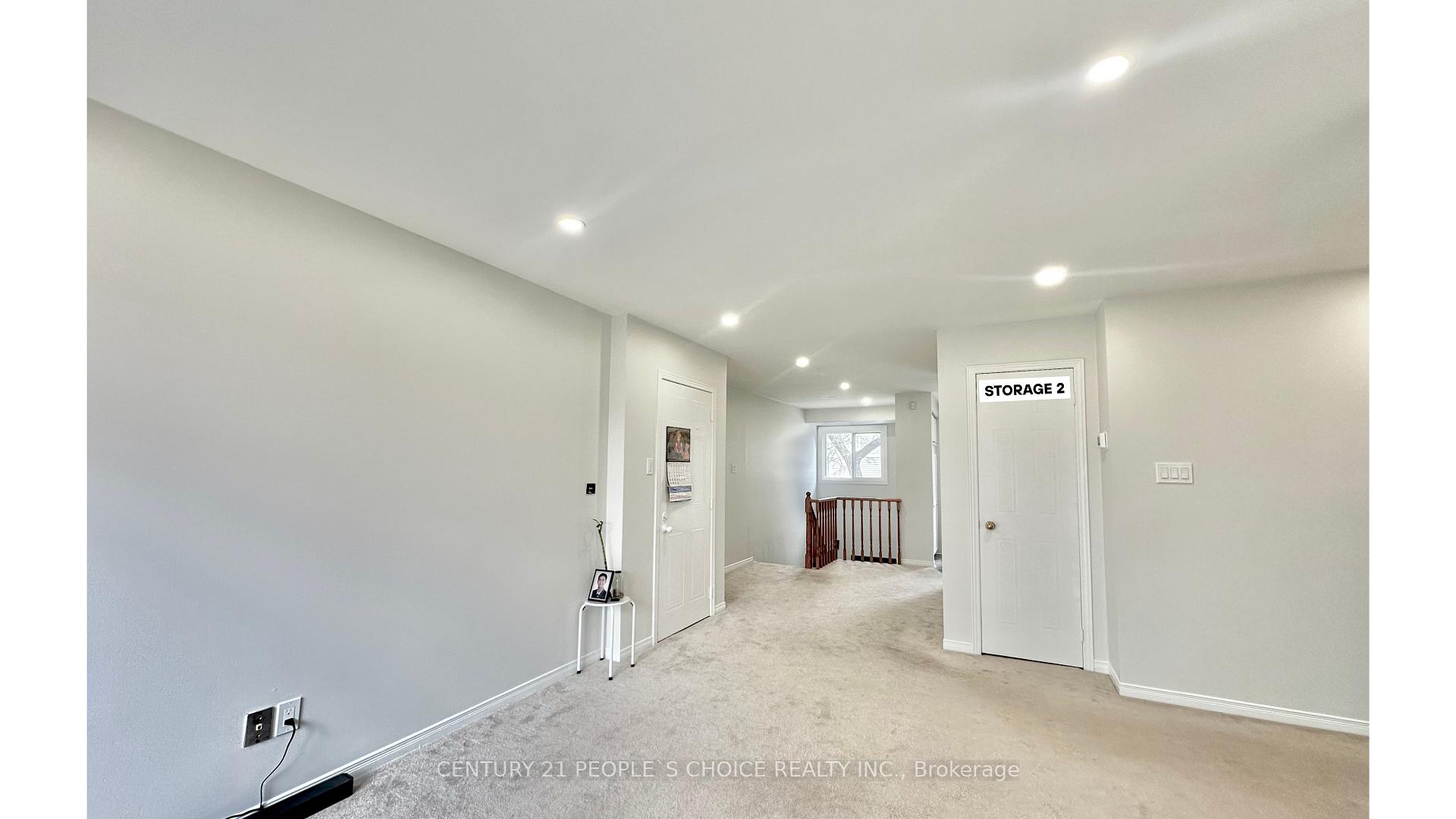 3 Bedrooms Condo at 2530 Northampton, Burlington For sale