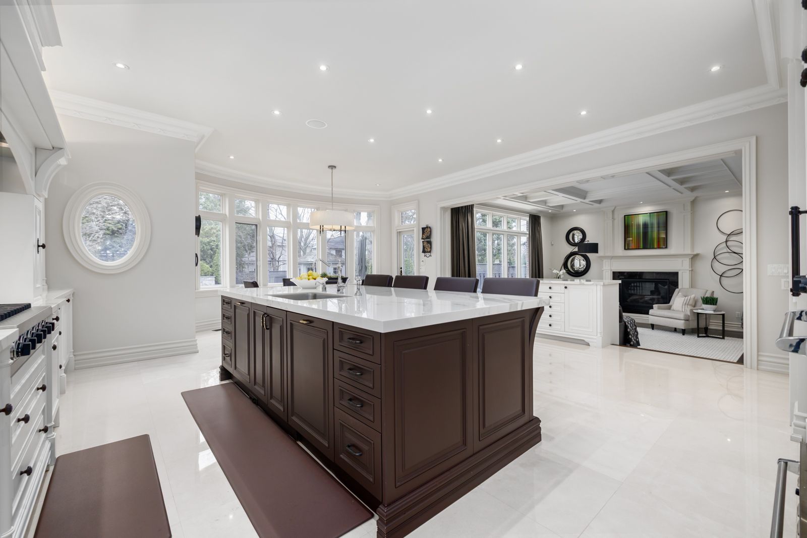 56 Munro Boulevard