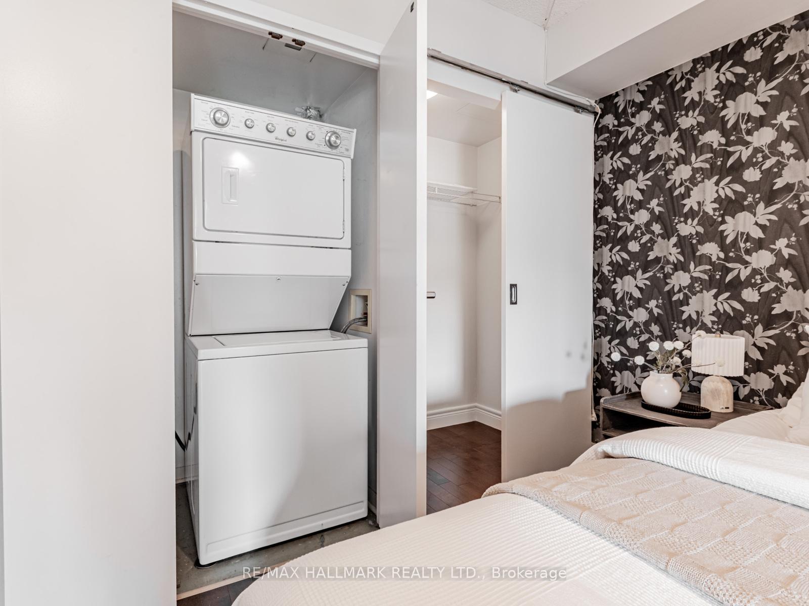 1 Bedroom Condo at 75 Dalhousie, Toronto For sale