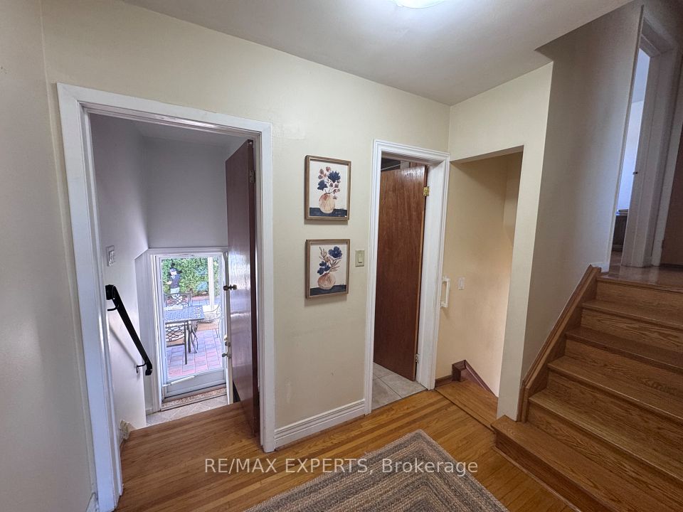 1 Creston Road