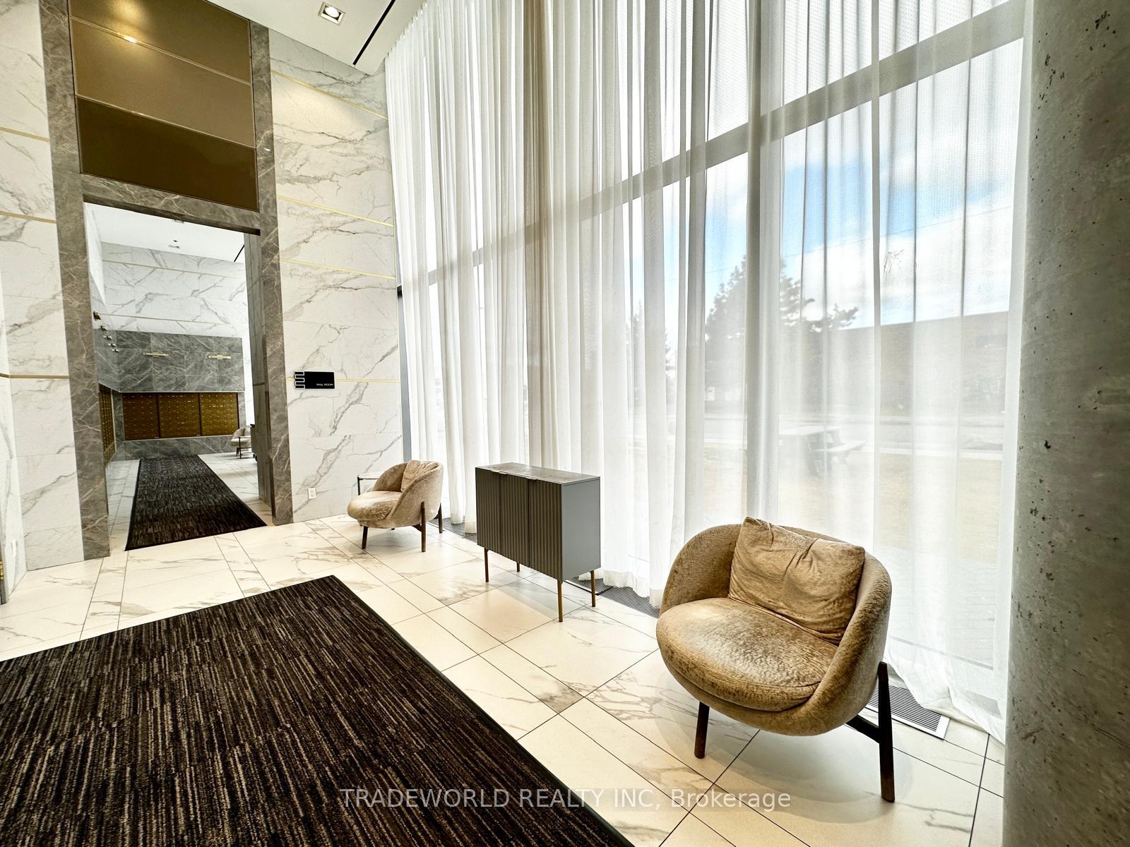 3 Bedrooms Condo at 898 Portage,  Vaughan For sale