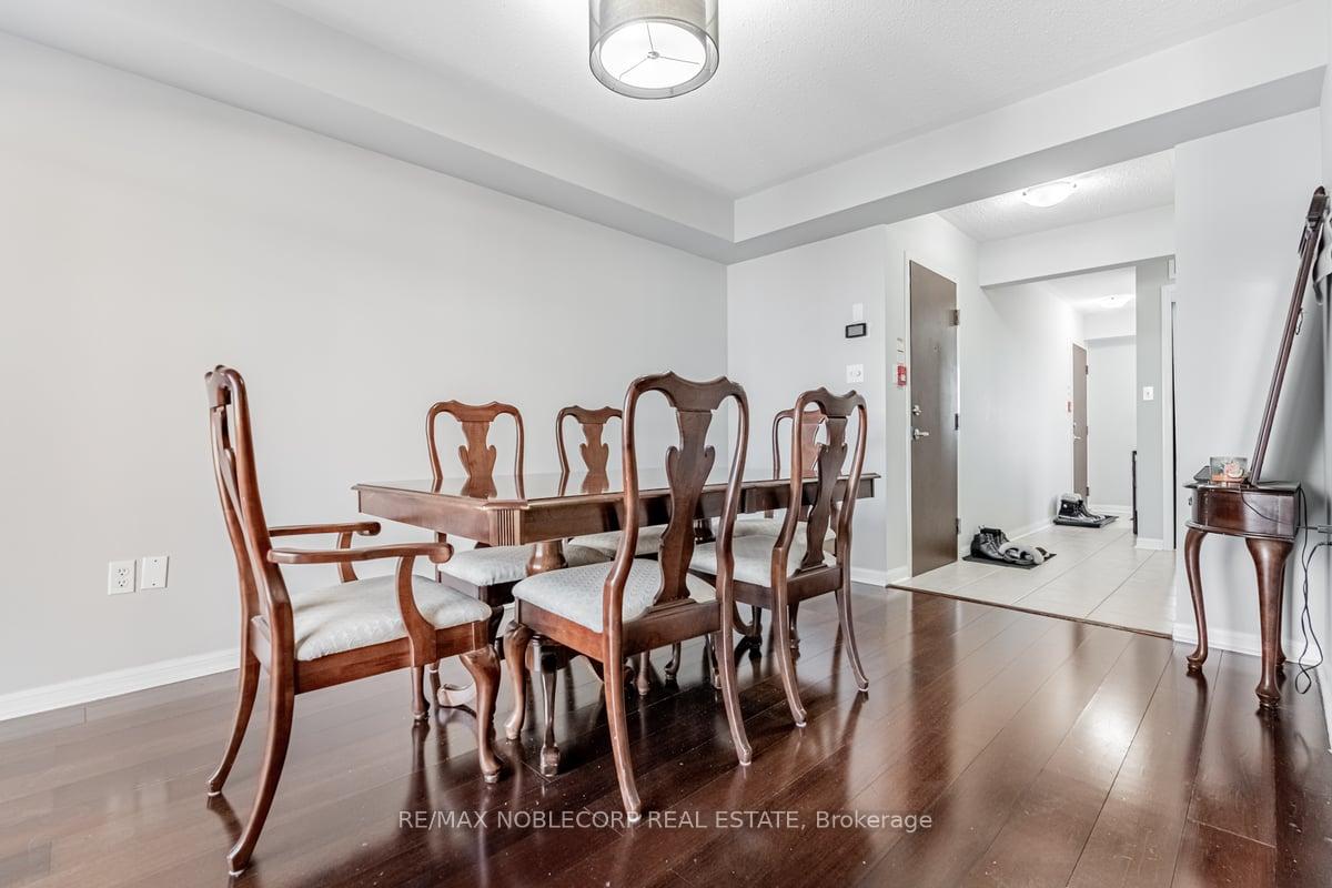 3 Bedrooms Condo at 613 Dundas,  Mississauga For sale