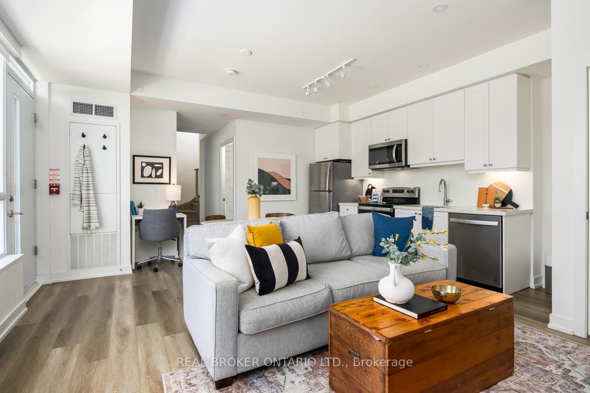3 Bedrooms Condo at 10 Wilby, Toronto For sale