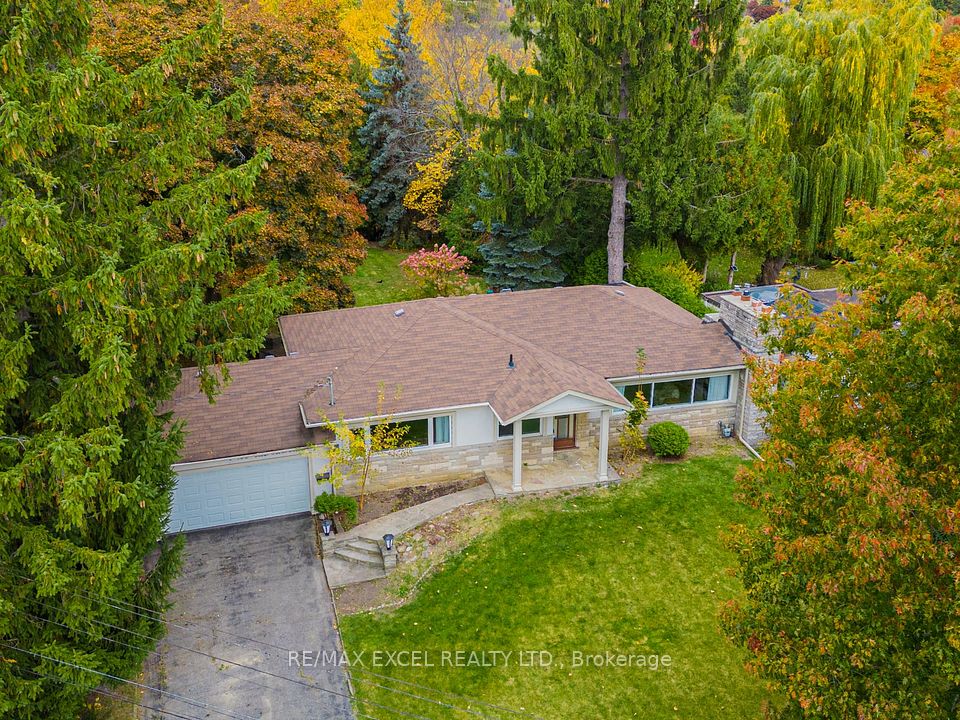106 Cedar Brae