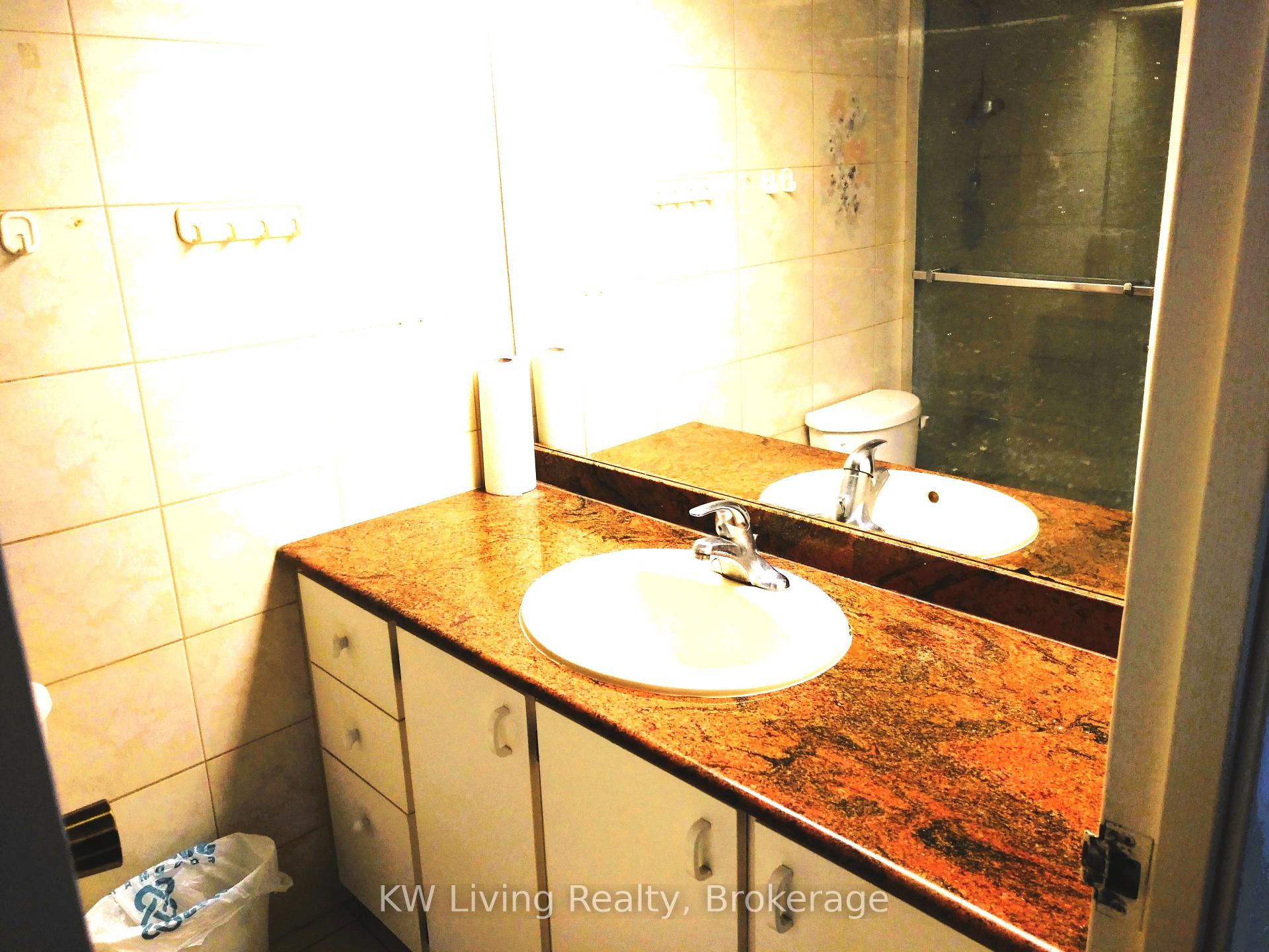 3 Bedrooms Condo at 10 Tangreen, Toronto For sale