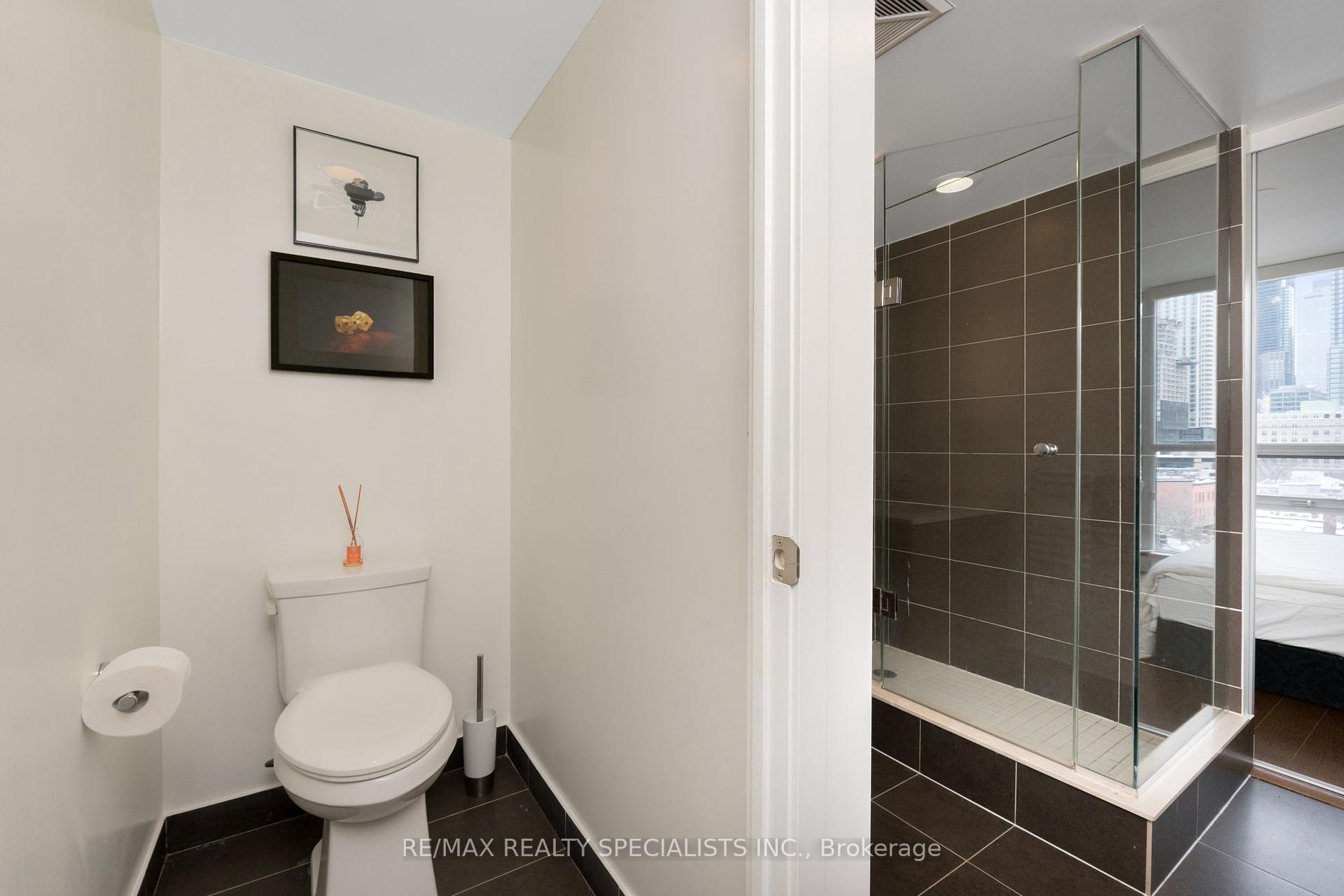 2 Bedrooms Condo at 320 Richmond, Toronto For sale