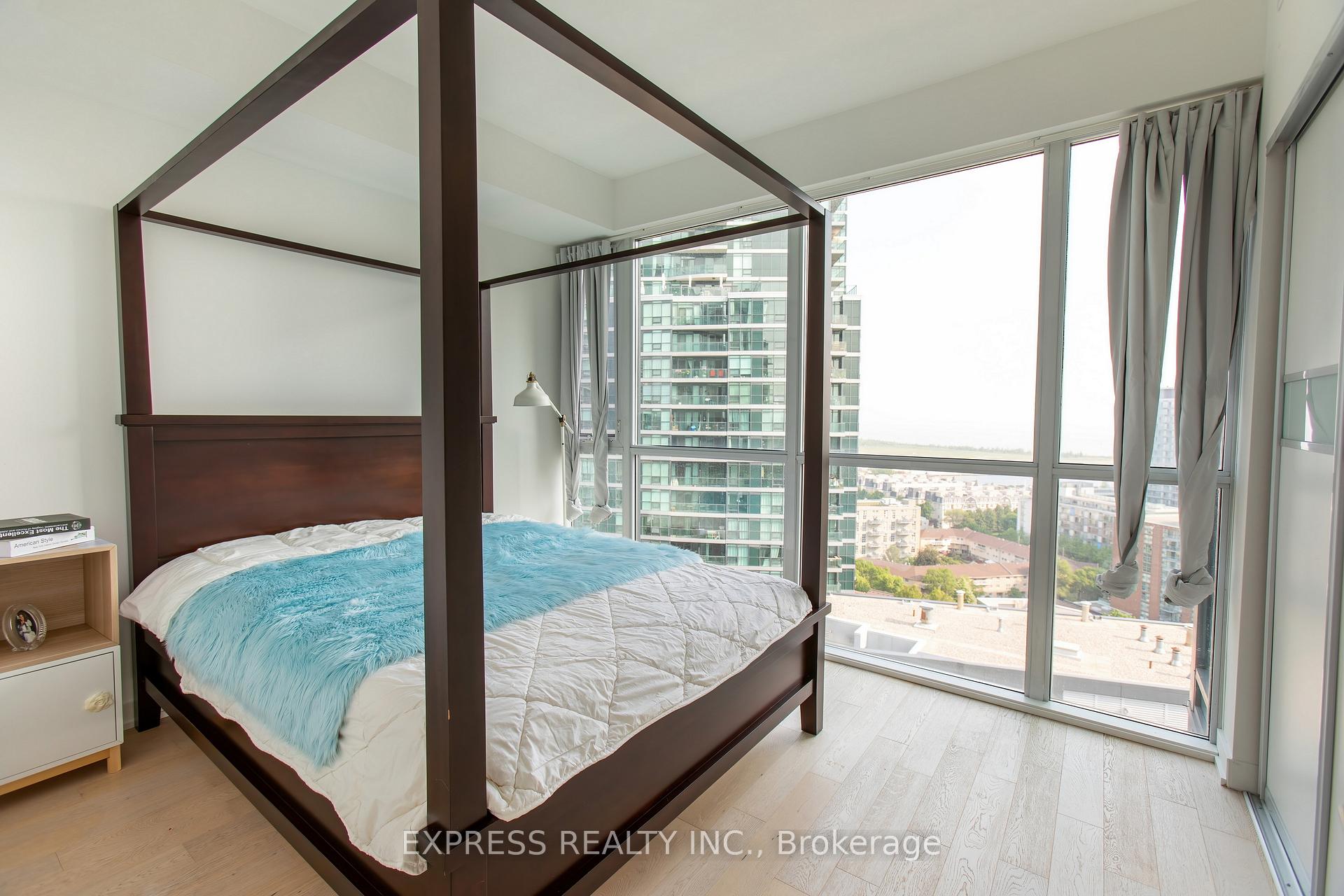 2 Bedrooms Condo at 20 Bruyeres, Toronto For sale