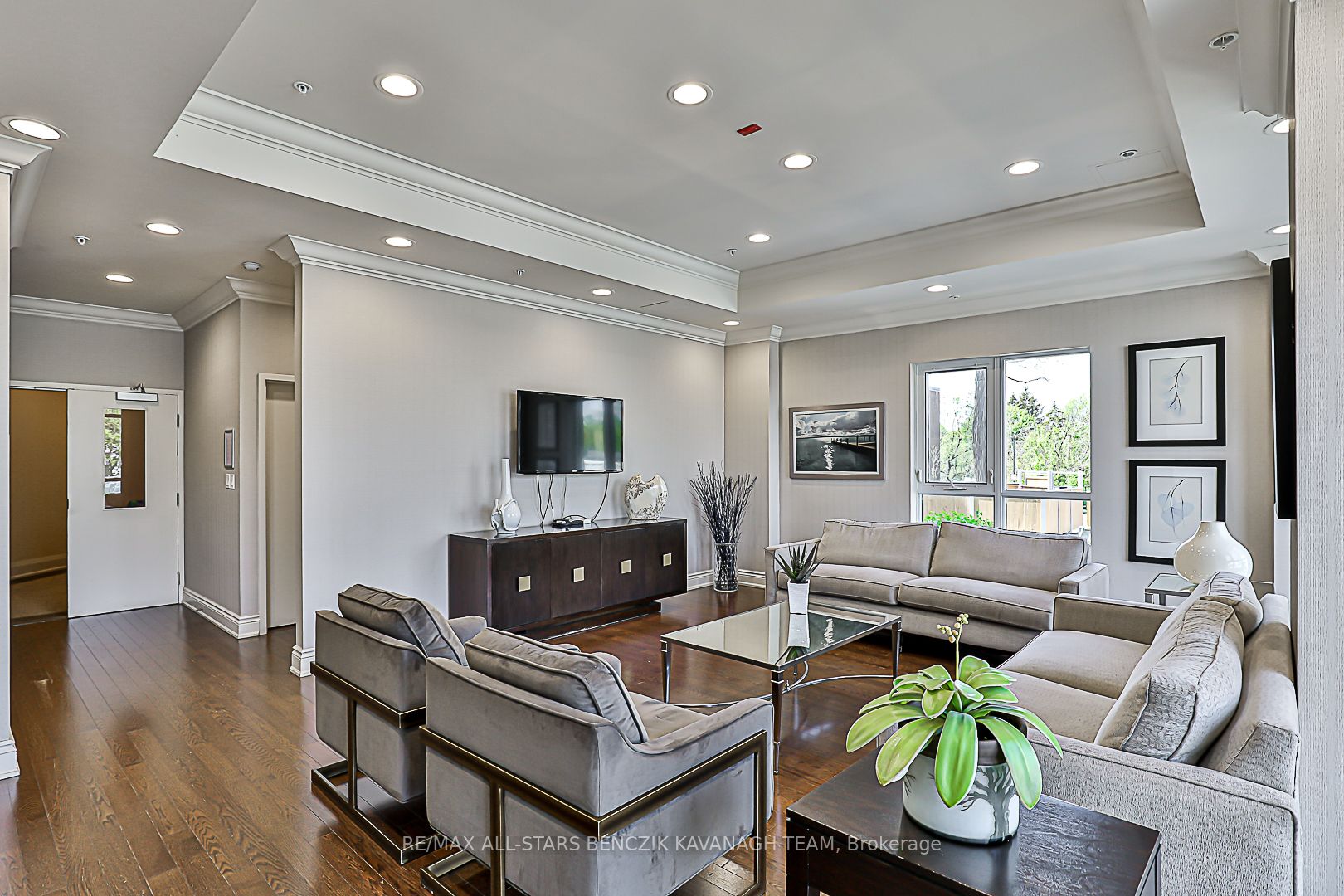 68 Main Street N, #323