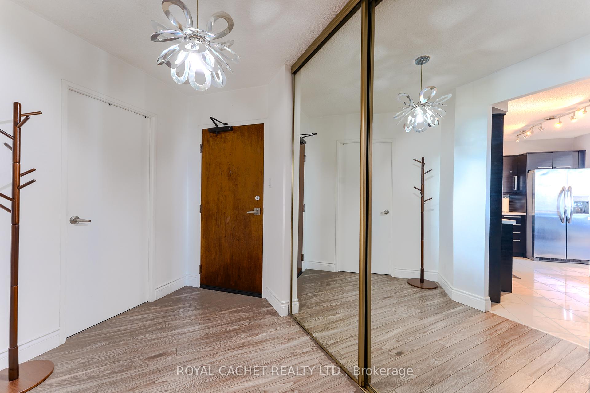 3 Bedrooms Condo at 75 Graydon Hall, Toronto For sale