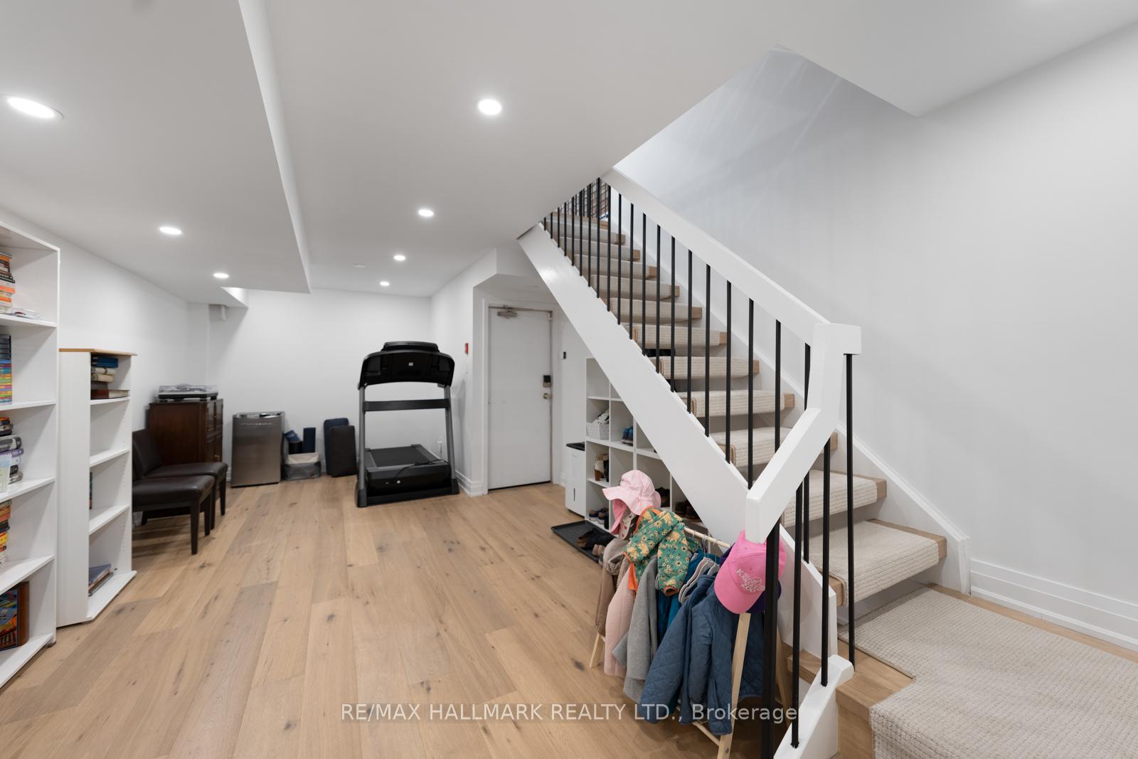 4 Bedrooms Condo at 95 Summerhill, Toronto For sale