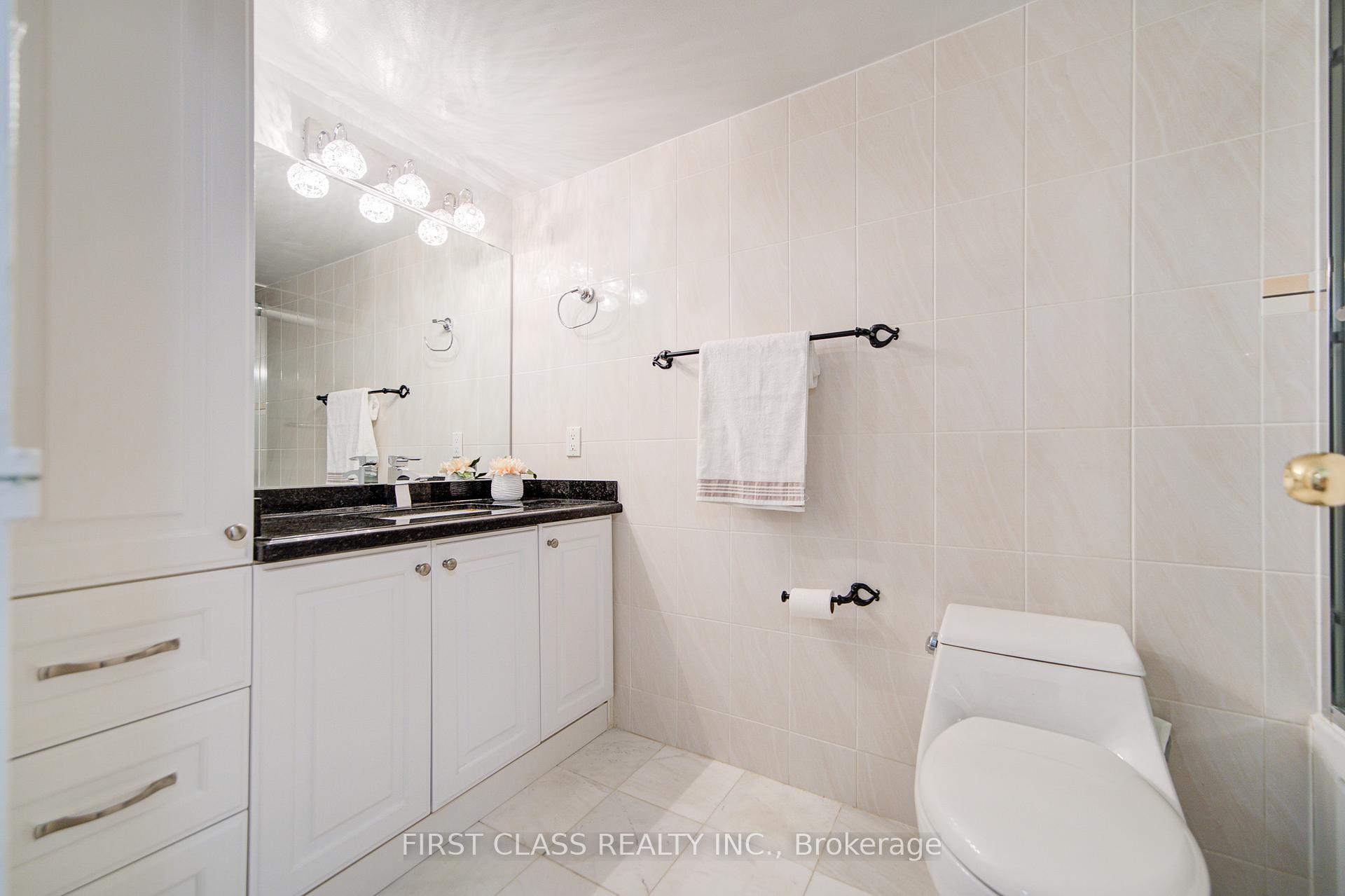 3 Bedrooms Condo at 25 Bamburgh, Toronto For sale
