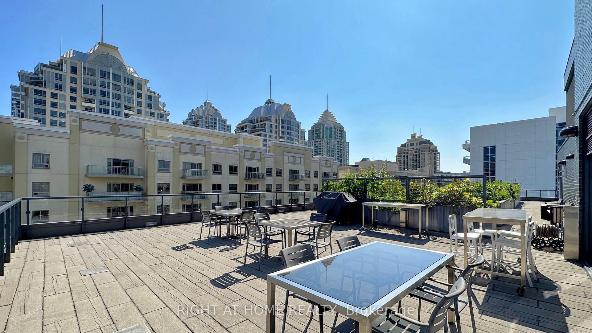 2 Bedrooms Condo at 18 Rean,  Toronto For sale