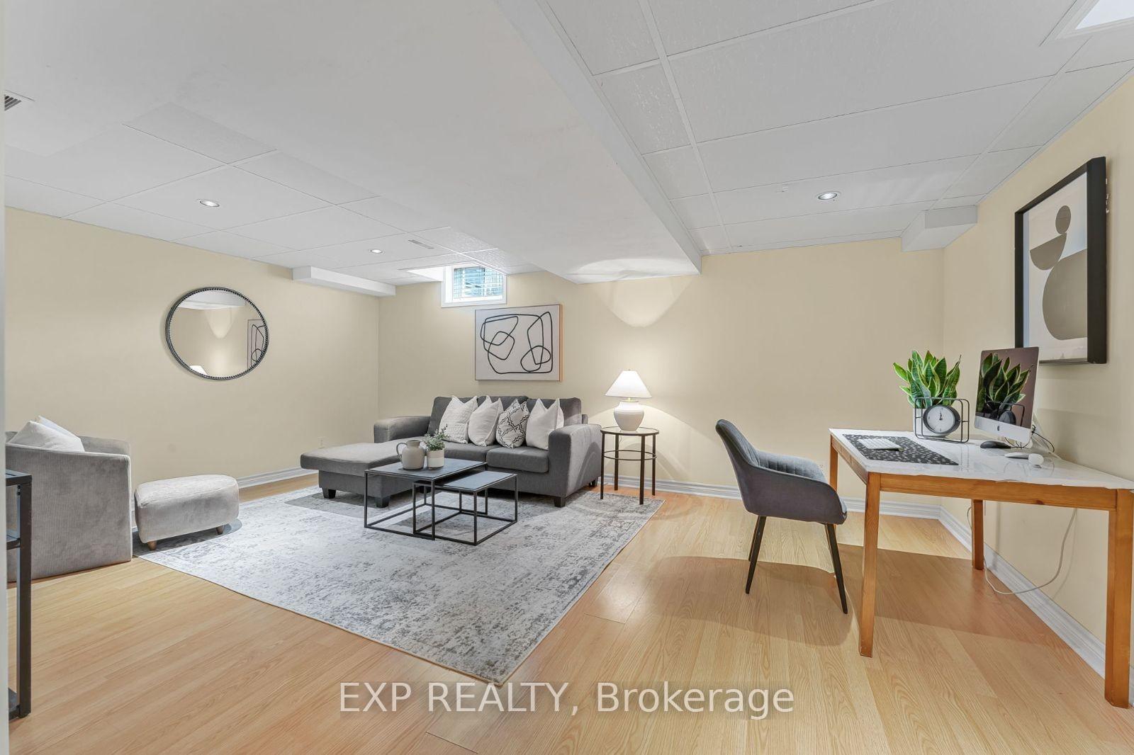 3 Bedrooms Condo at 1489 Heritage, Oakville For sale