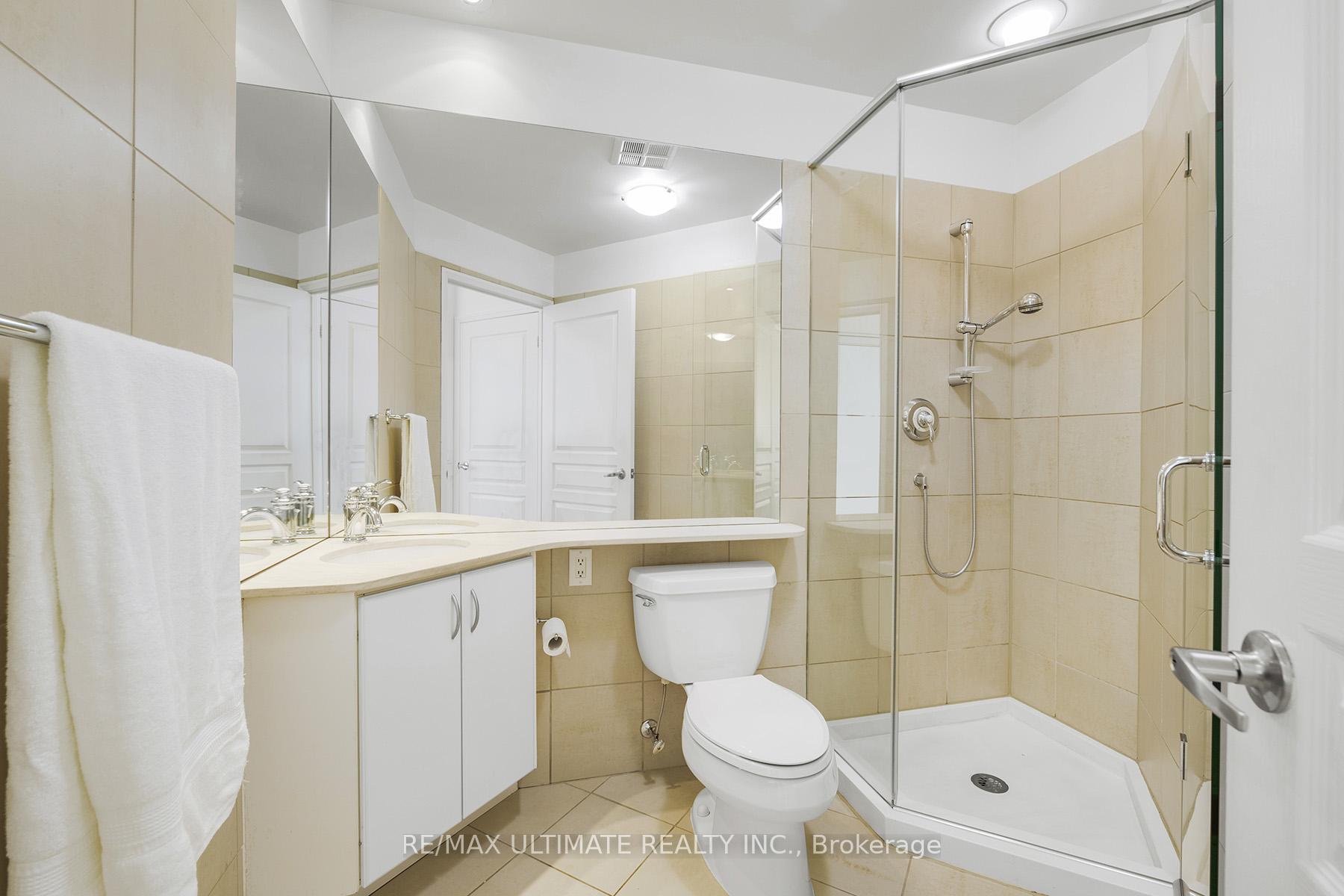 2 Bedrooms Condo at 1121 Bay, Toronto For sale