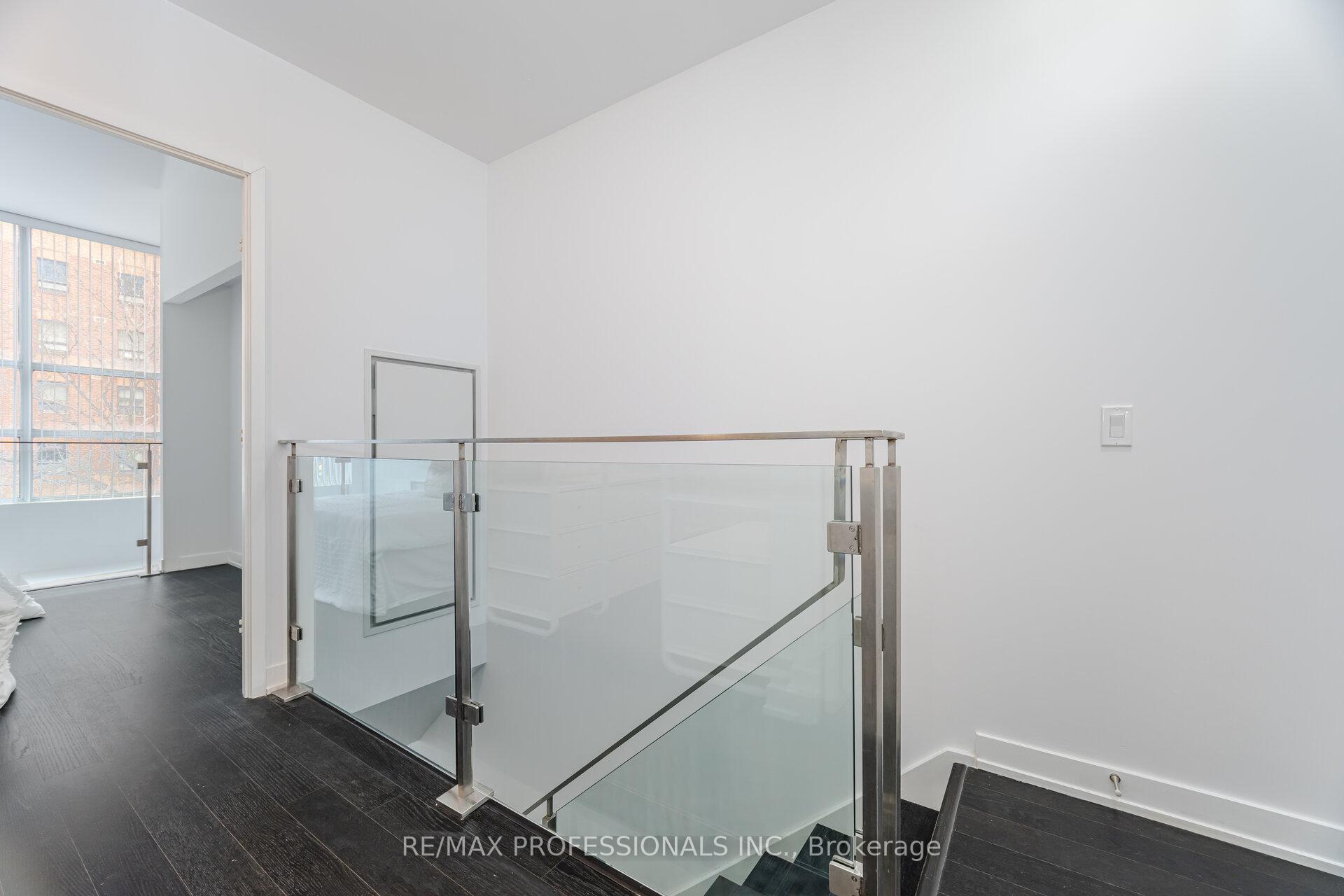 2 Bedrooms Condo at 1030 King, Toronto For sale