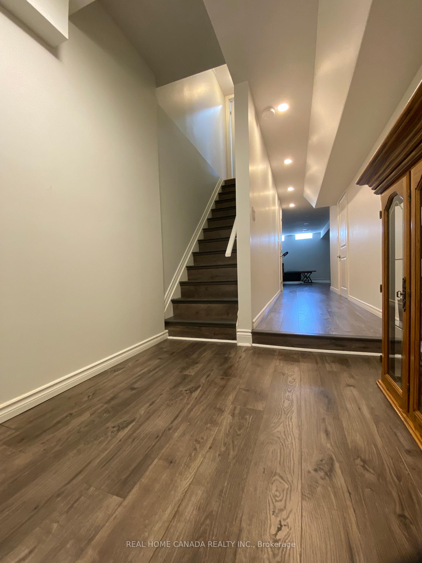 3 Bedrooms Condo at 370 Stonehenge,  Hamilton For sale