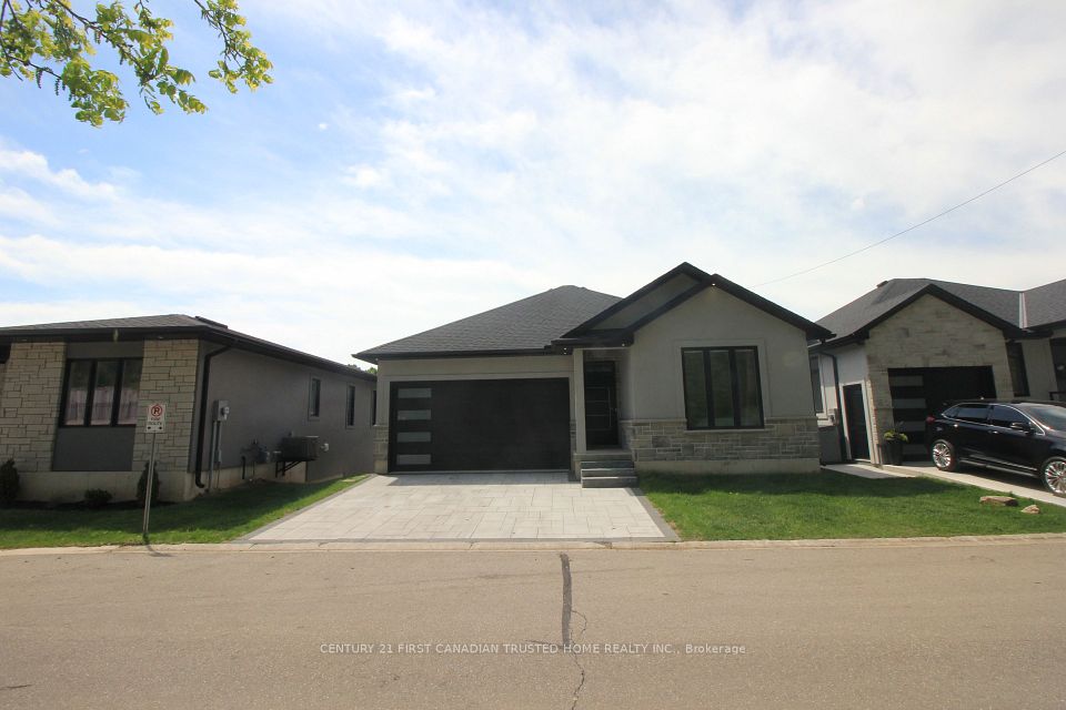 #20 - 5 John Pound Road ; MLS ID: X12166701