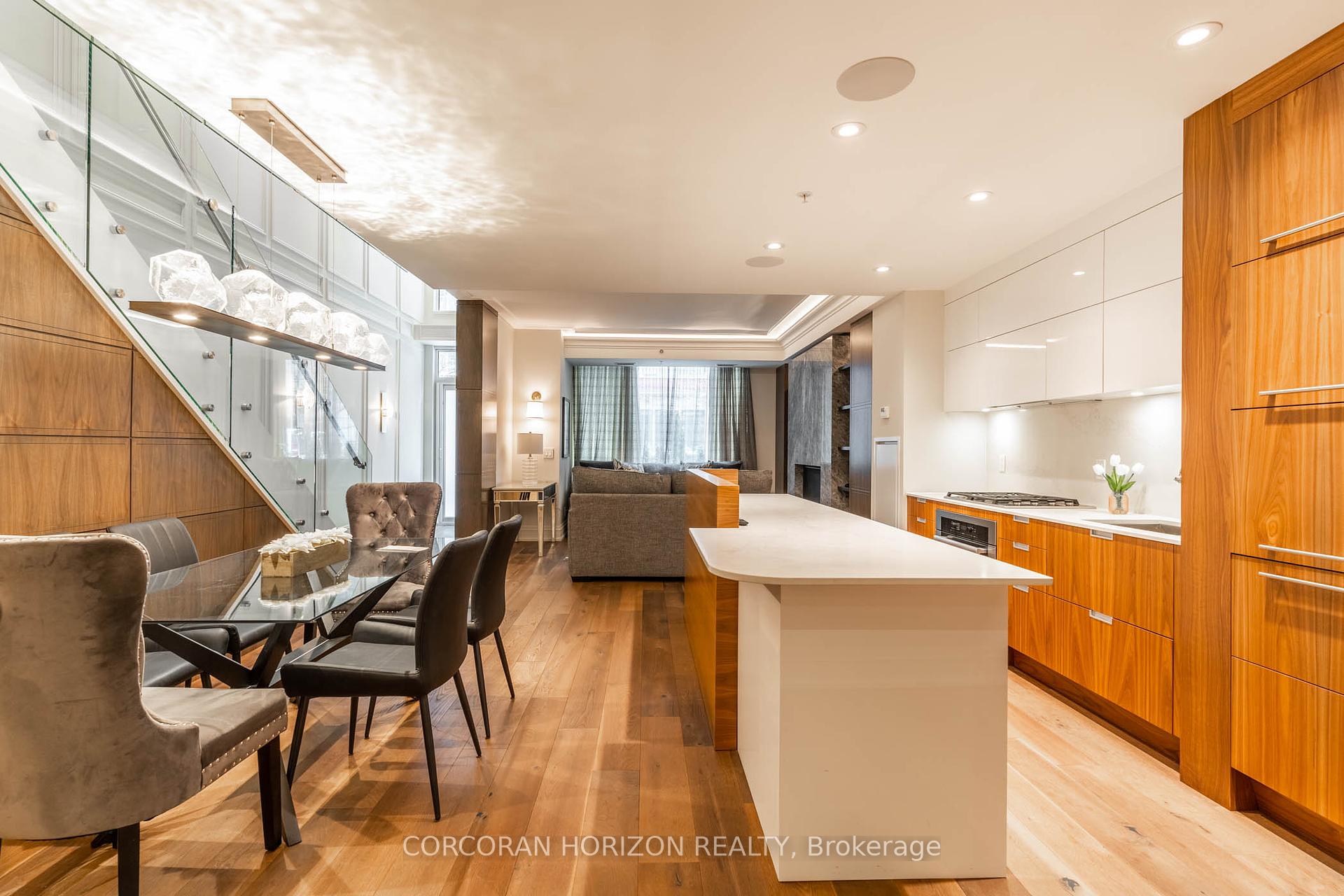 4 Bedrooms Condo at 30 Nelson, Toronto For sale