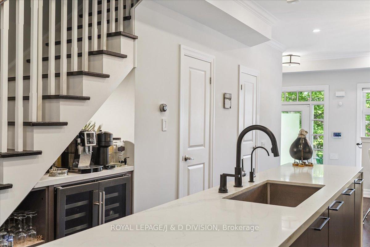 4 Bedrooms Condo at 361 Roehampton, Toronto For sale
