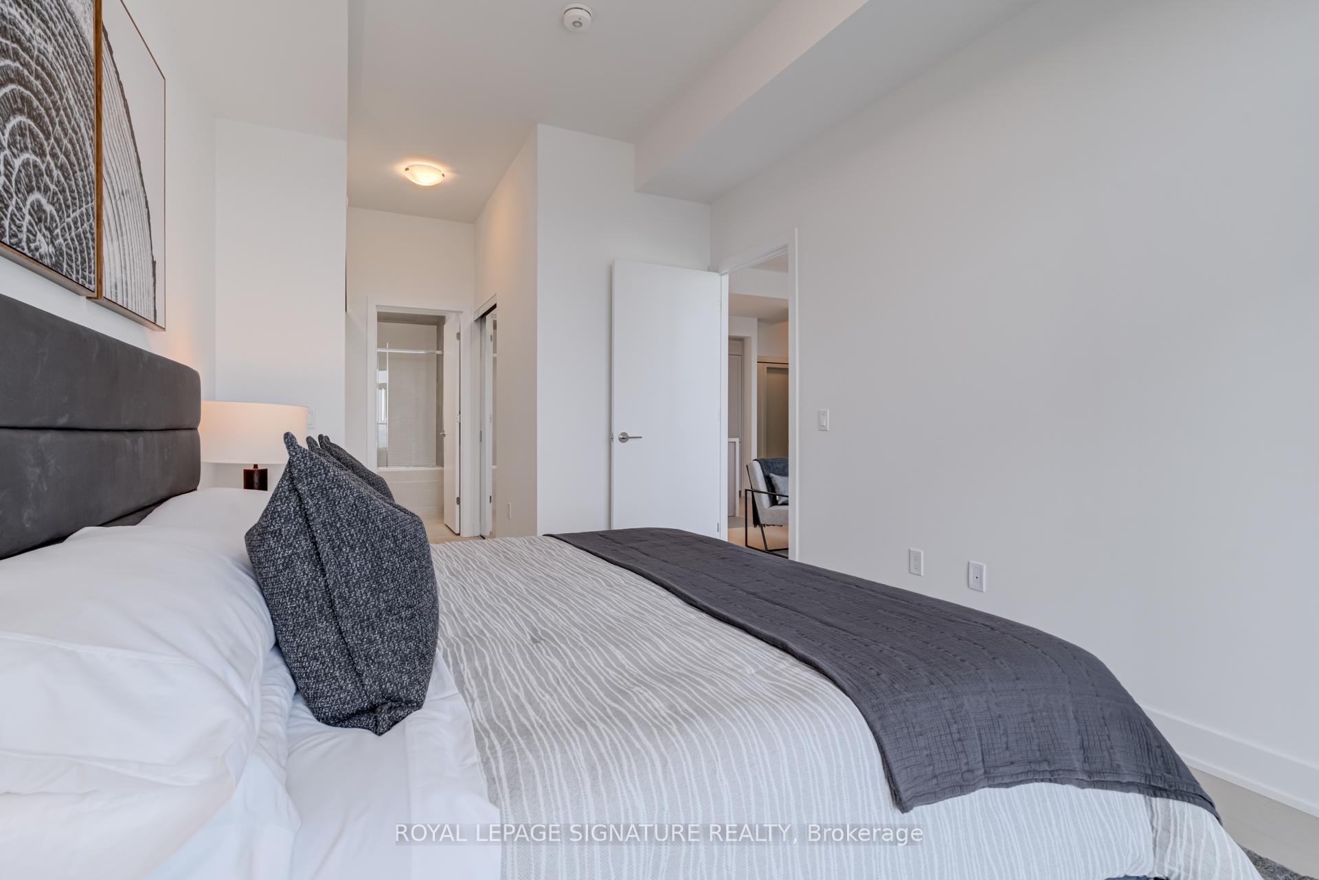 2 Bedrooms Condo at 2 Teagarden, Toronto For sale
