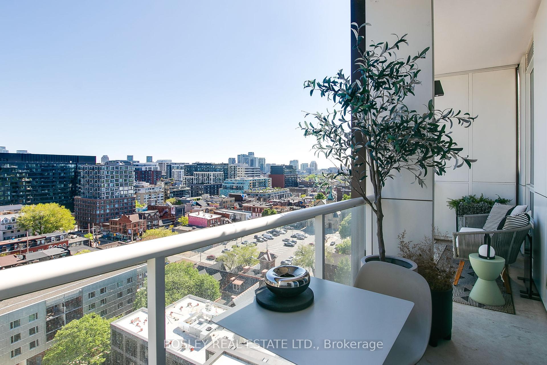 2 Bedrooms Condo at 80 Vanauley, Toronto For sale