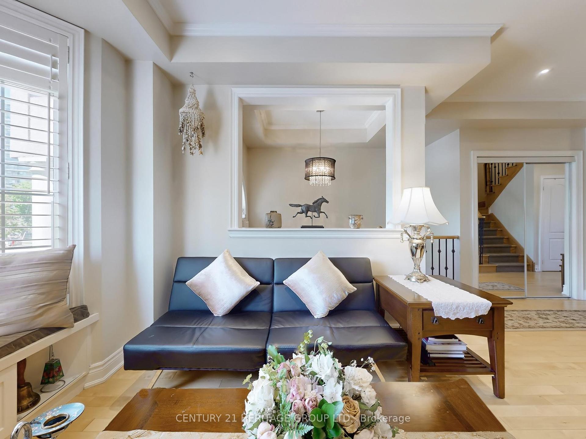 4 Bedrooms Condo at 127 Mill, Toronto For sale