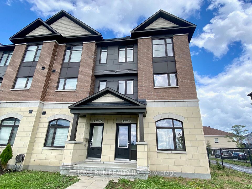 1226 Longfields