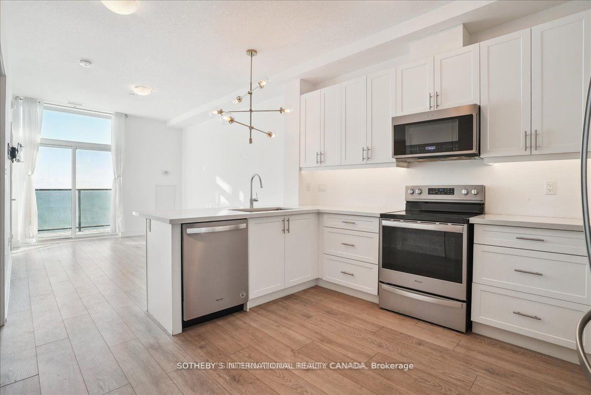 2 Bedrooms Condo at 101 Shoreview, Hamilton For sale