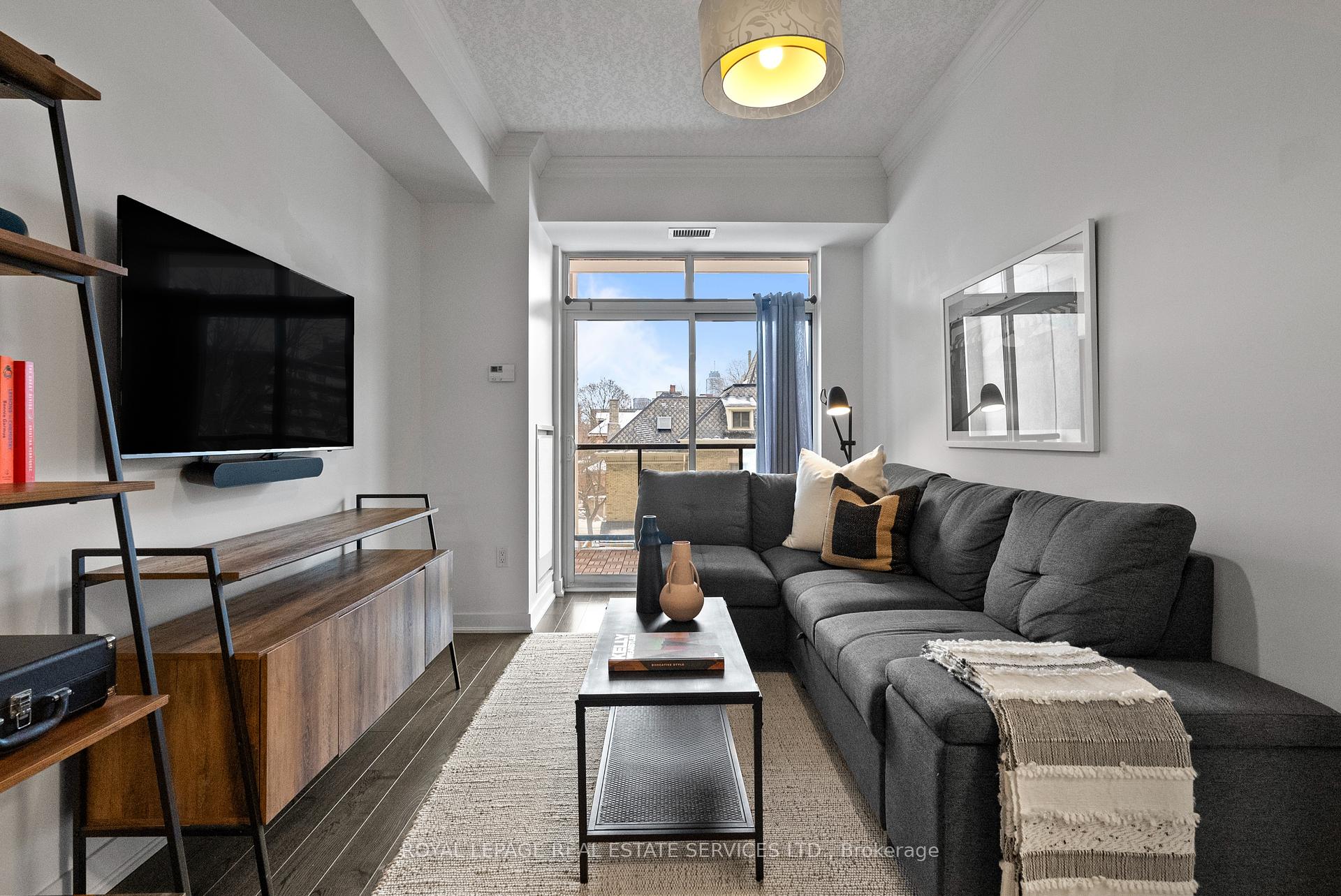 2 Bedrooms Condo at 90 Charlton,  Hamilton For sale