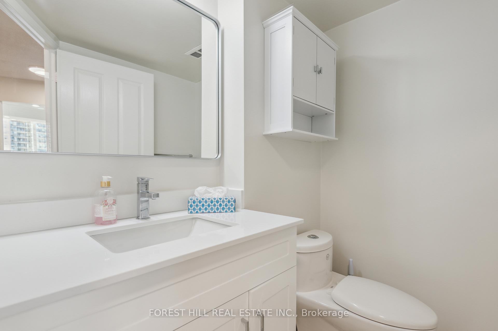 3 Bedrooms Condo at 7250 Yonge, Vaughan For sale
