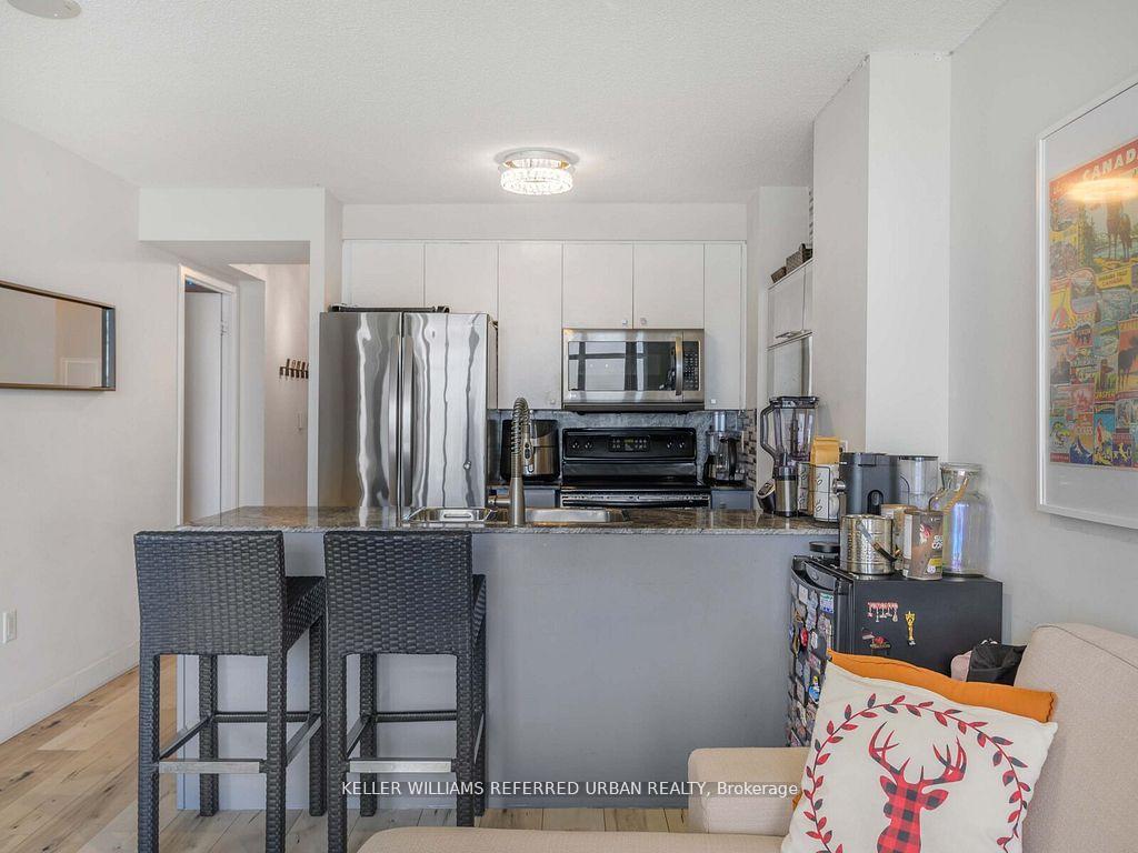 2 Bedrooms Condo at 11 Brunel, Toronto For sale