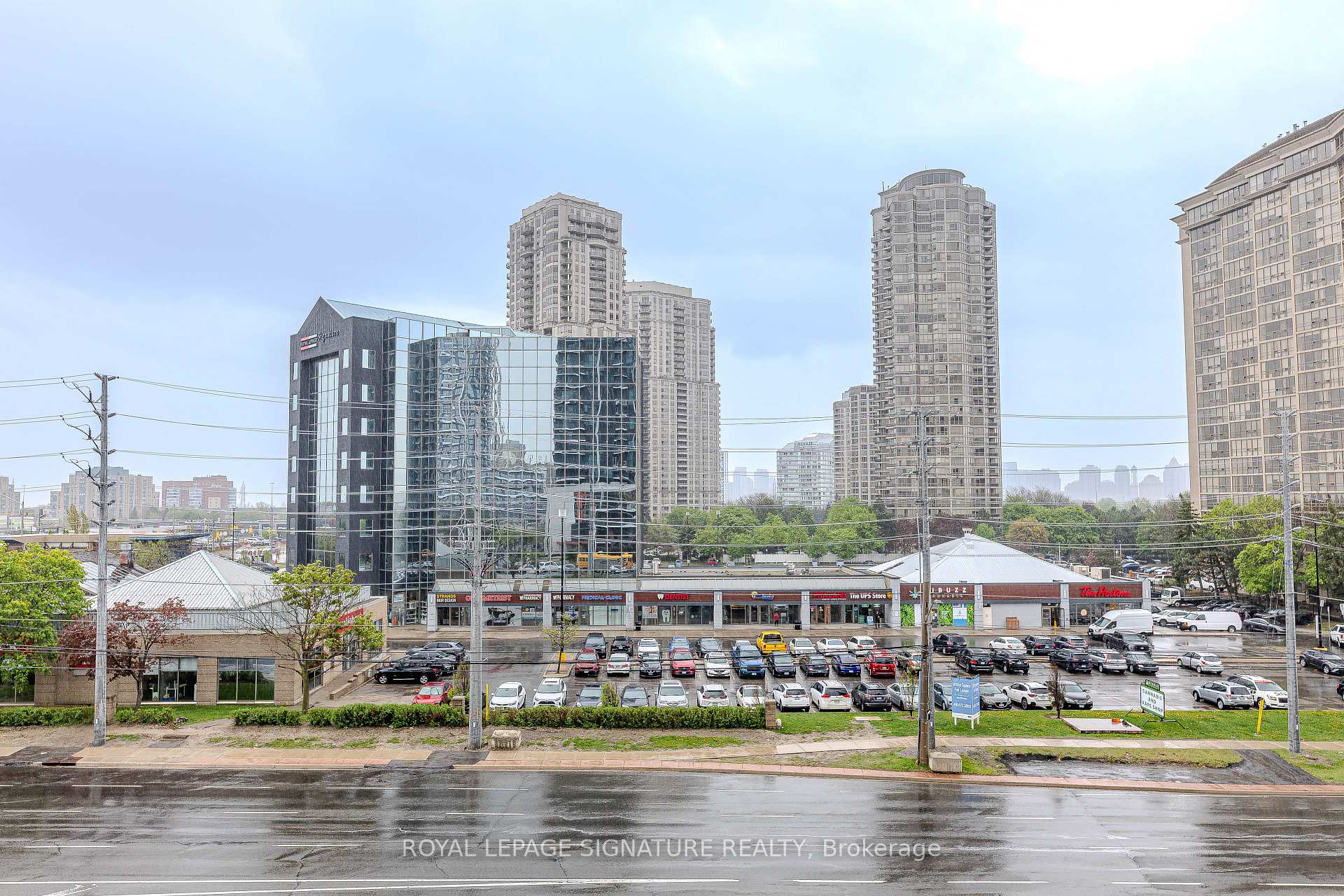 2 Bedrooms Condo at 55 Eglinton, Mississauga For sale