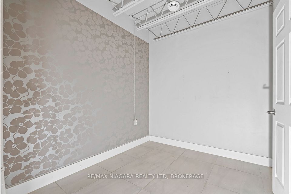 1440 Pelham