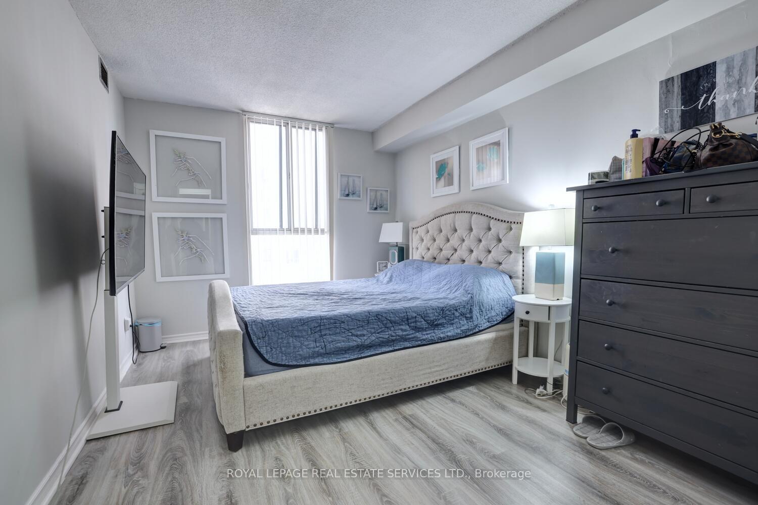 3 Bedrooms Condo at 155 Hillcrest,  Mississauga For sale
