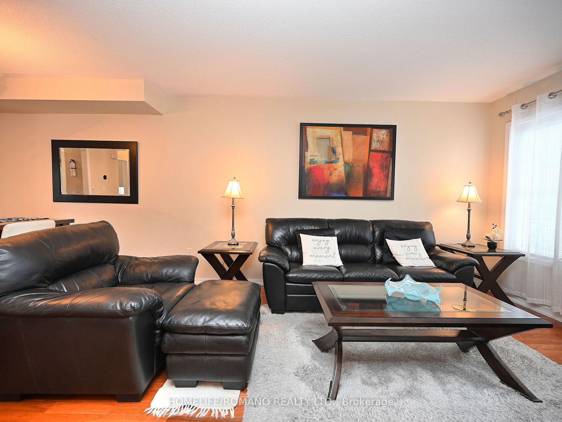 4 Bedrooms Condo at 3030 Breakwater, Mississauga For sale