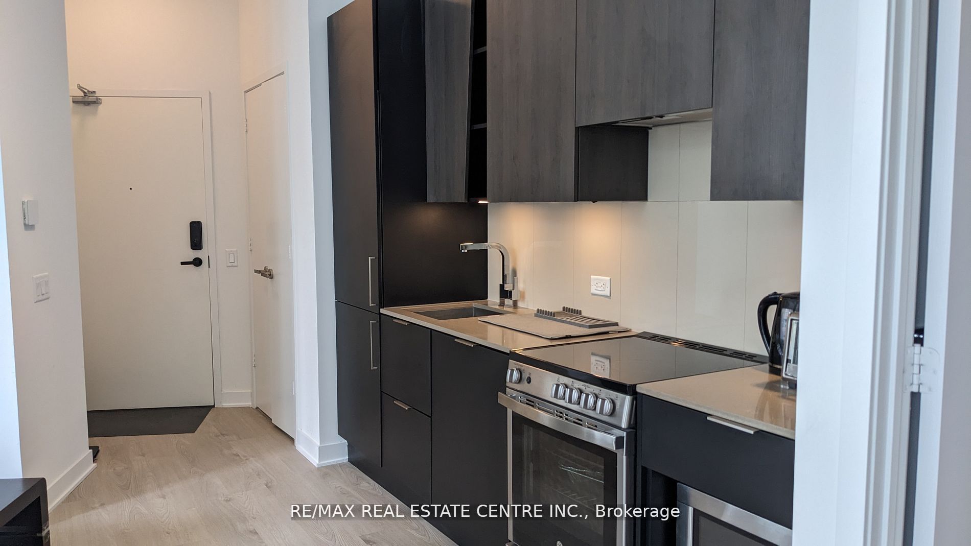 3900 Confederation Parkway, #302